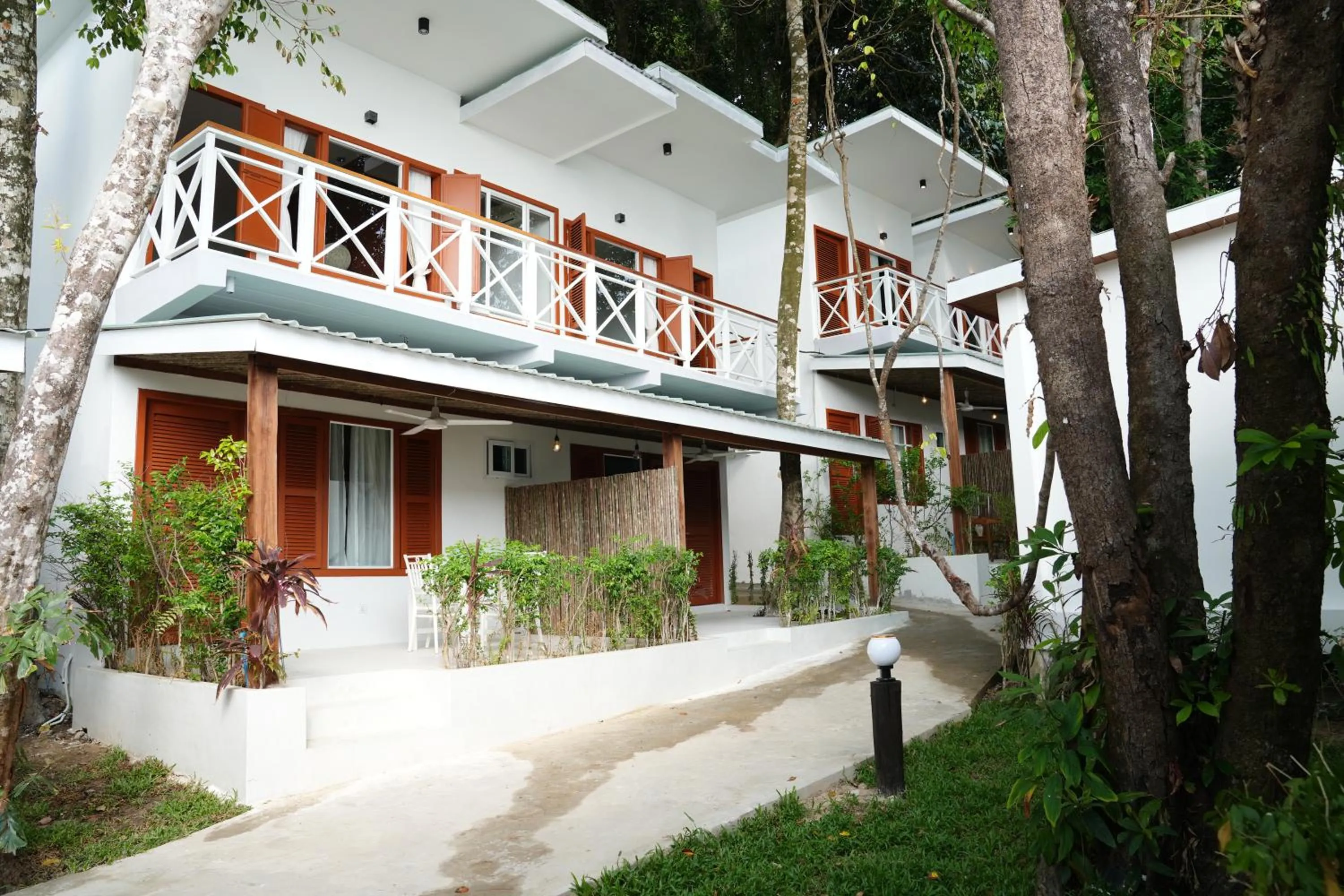 Property Building in Bodega Resort