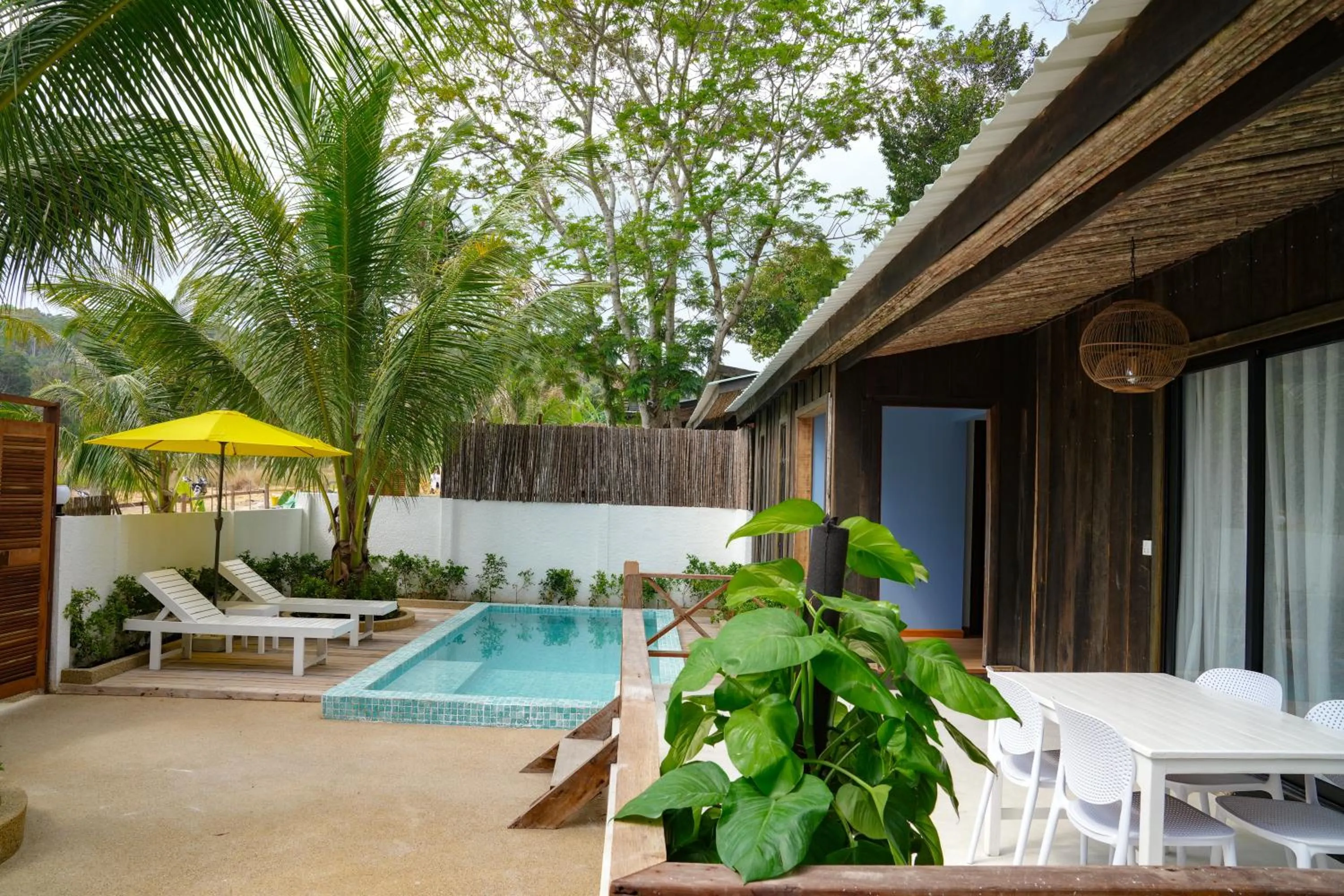 Patio, Swimming Pool in Bodega Resort