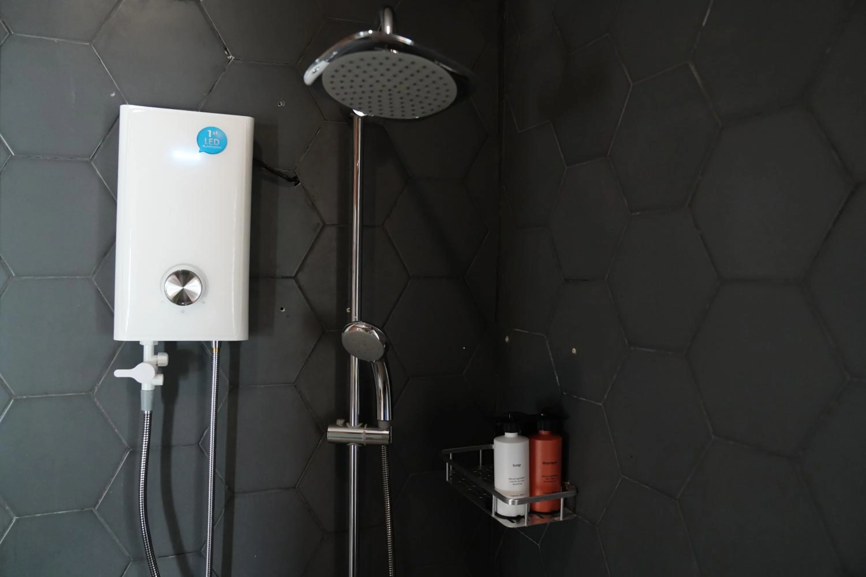 Shower, Bathroom in Bodega Resort