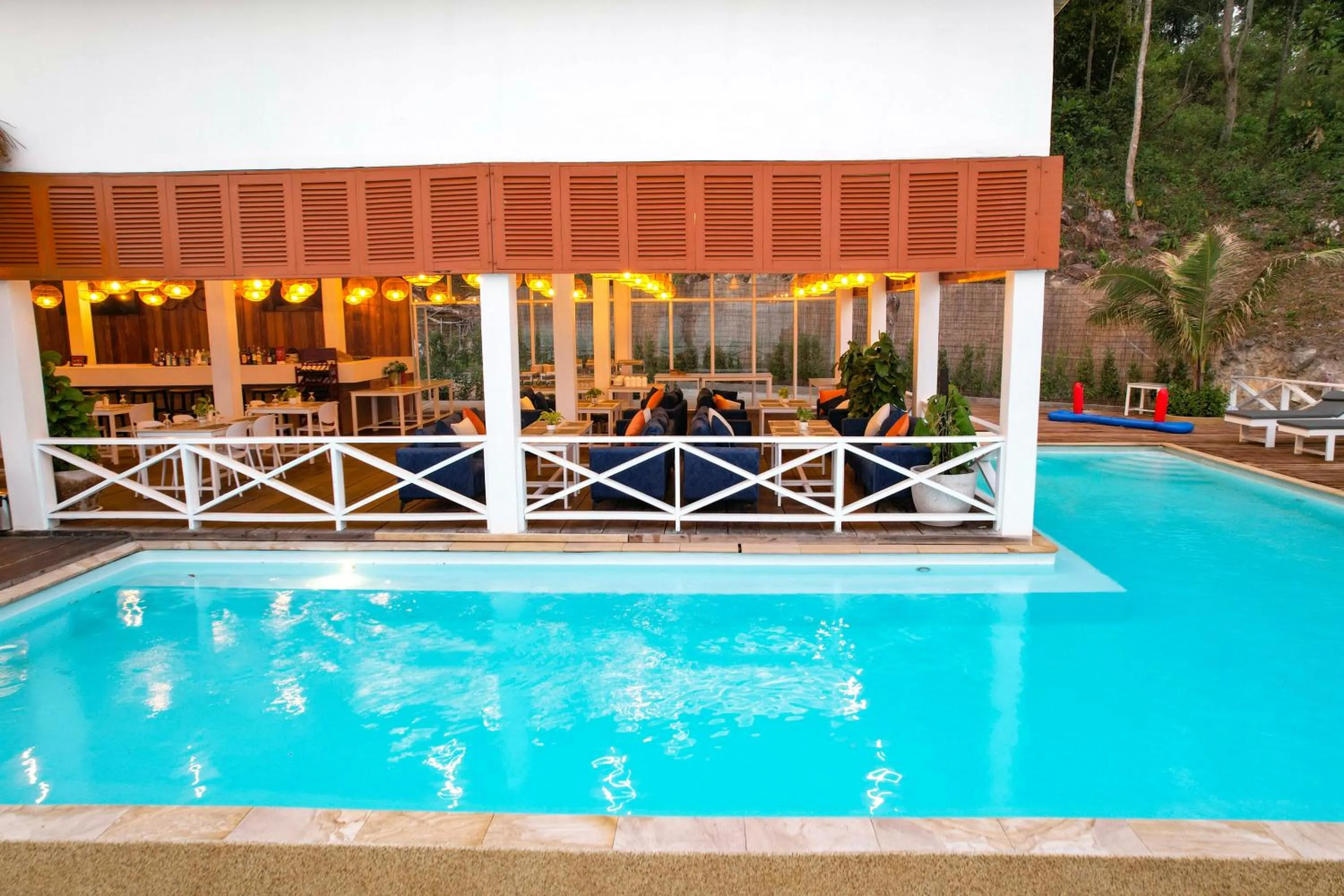 Restaurant/places to eat, Swimming Pool in Bodega Resort