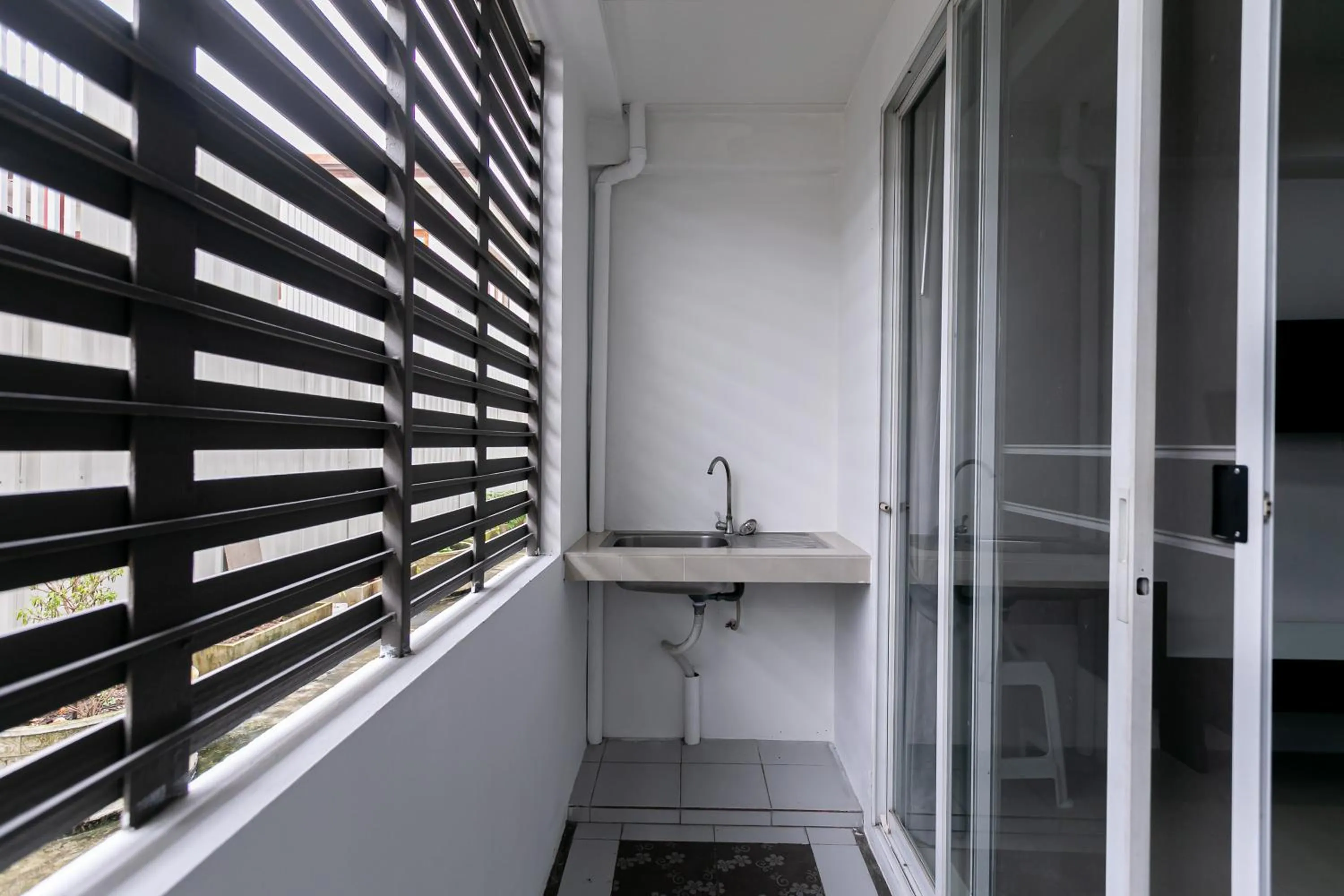 Bedroom in Ruan Plaisoi Apartment