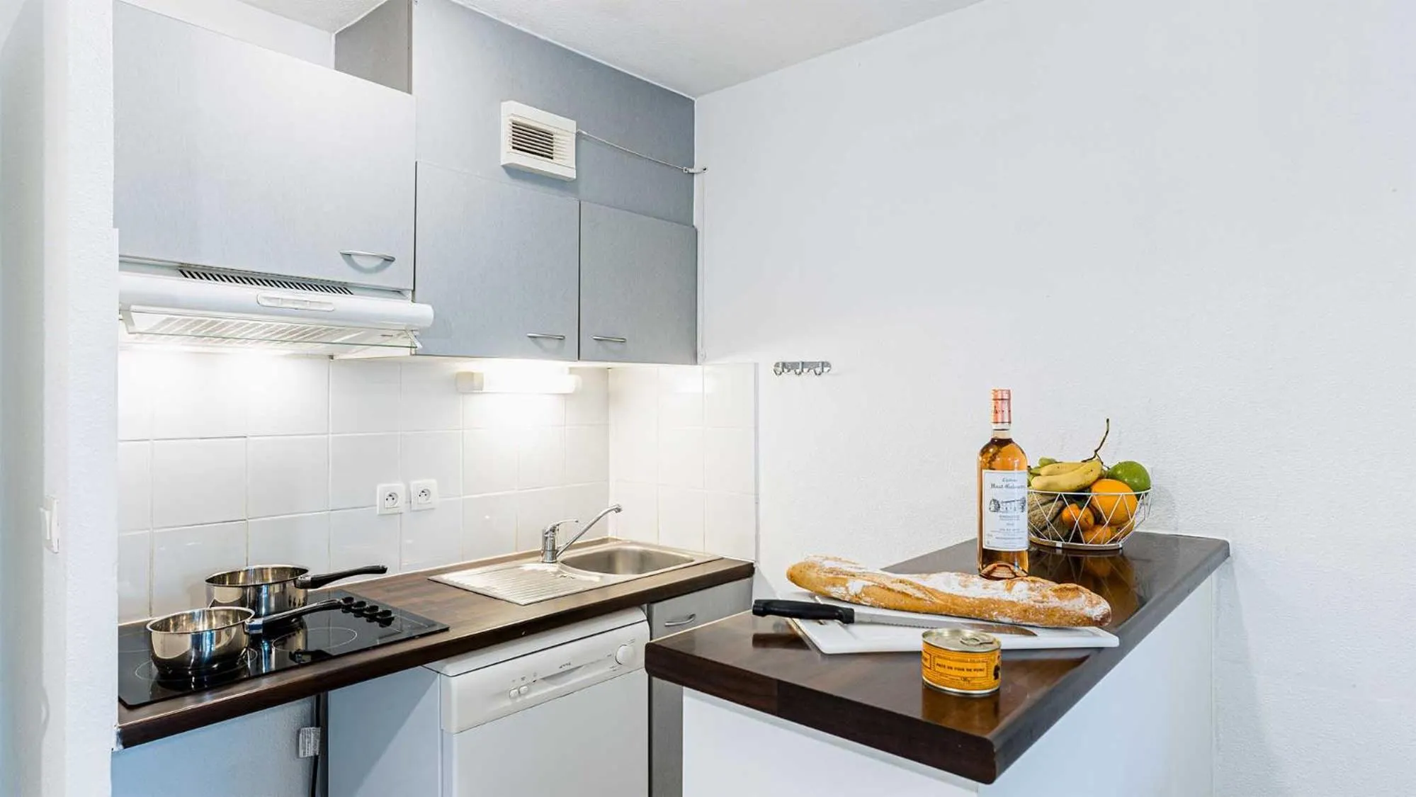 Kitchen or kitchenette in Madame Vacances Les Rives Marines