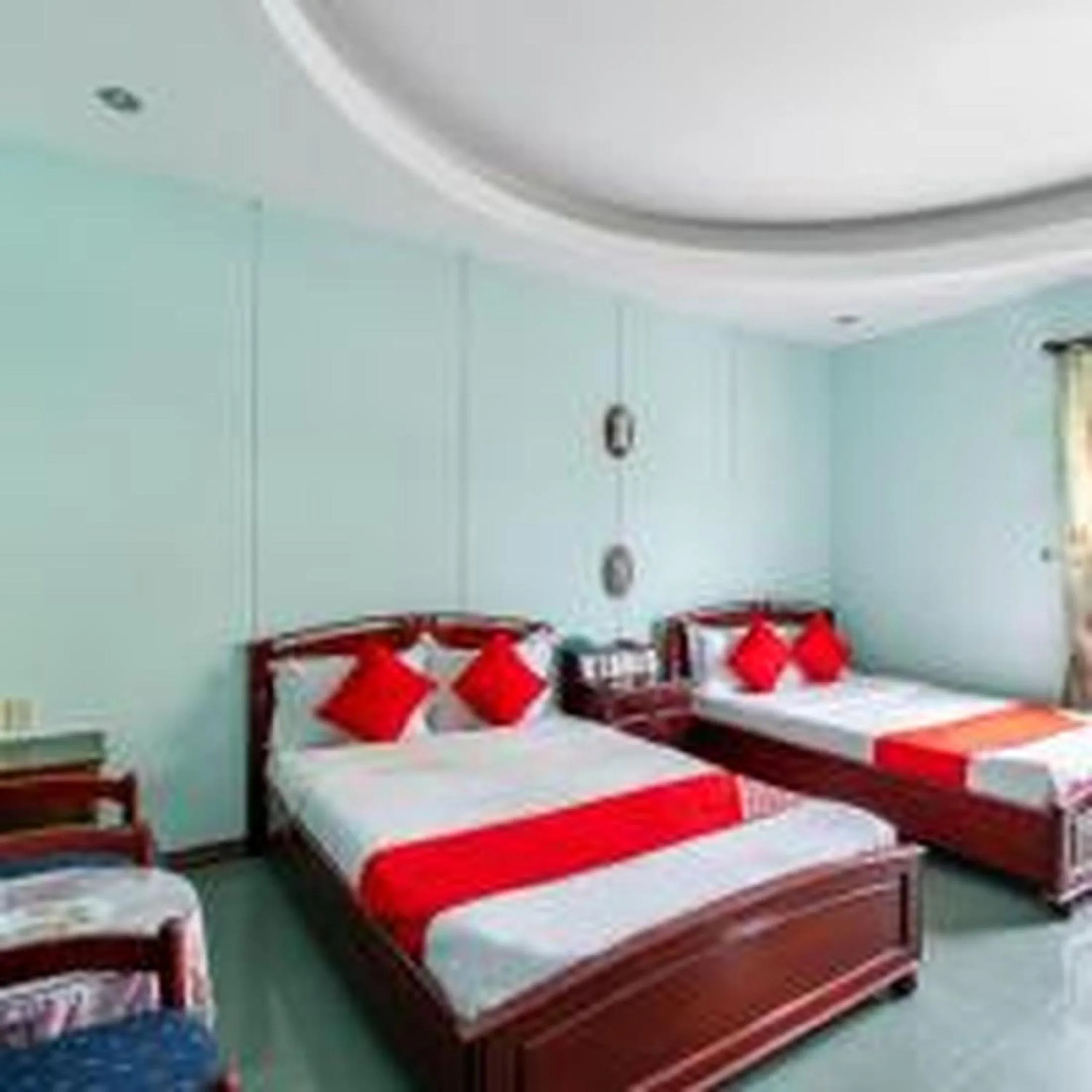 Bed in Super OYO 266 Golden Gate