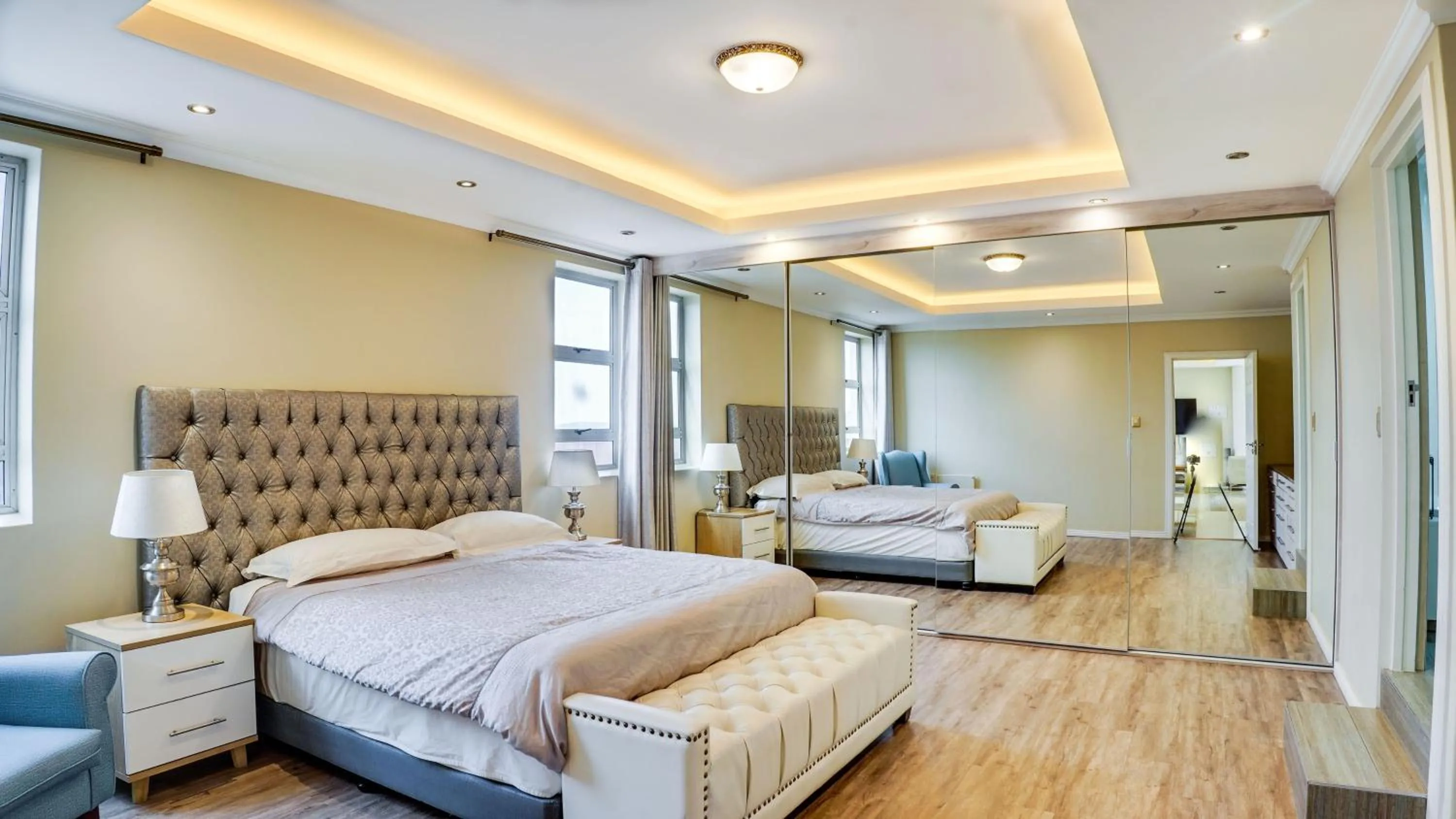 Bed in 4 on Pritchard Luxury Suites