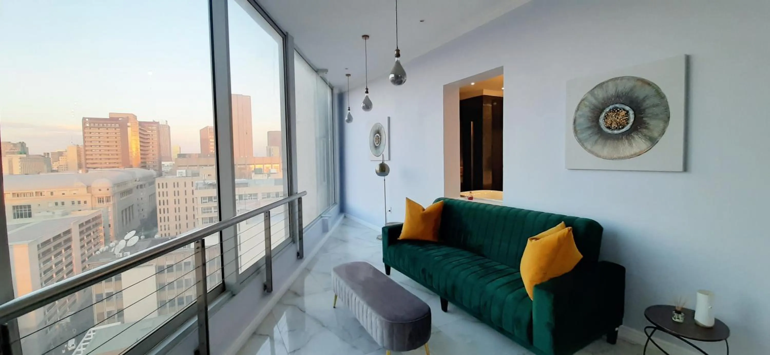 4 on Pritchard Luxury Suites