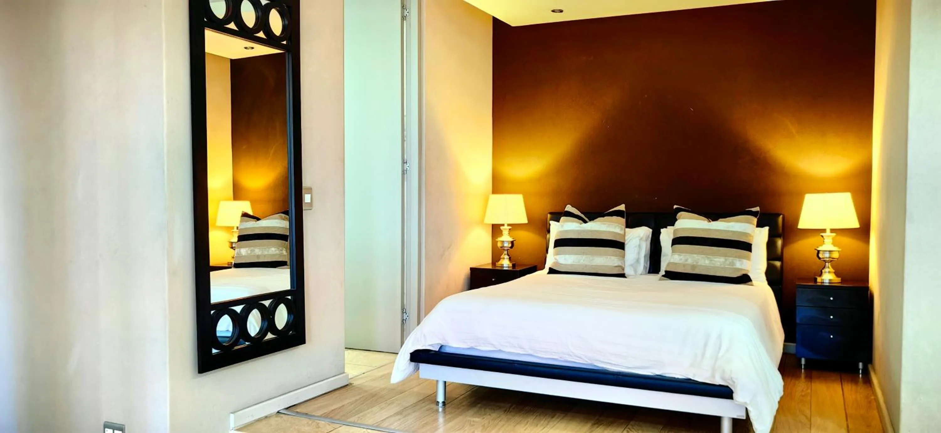 Bed in 4 on Pritchard Luxury Suites