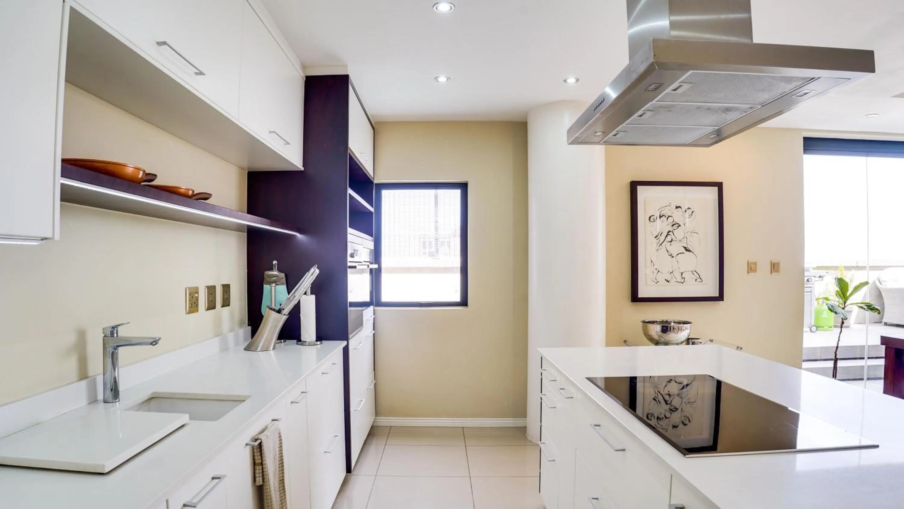 4 on Pritchard Luxury Suites