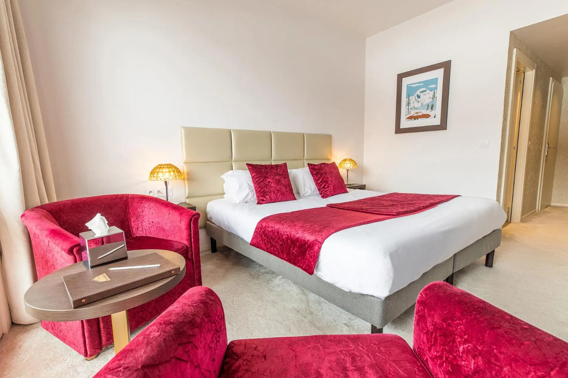 Bedroom, Bed in Madame Vacances Hôtel & Spa Le Mottaret