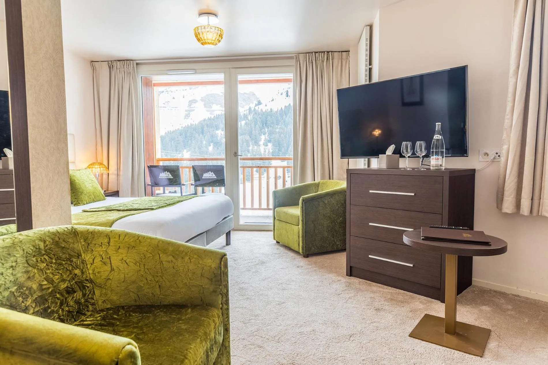 Bedroom in Madame Vacances Hôtel & Spa Le Mottaret