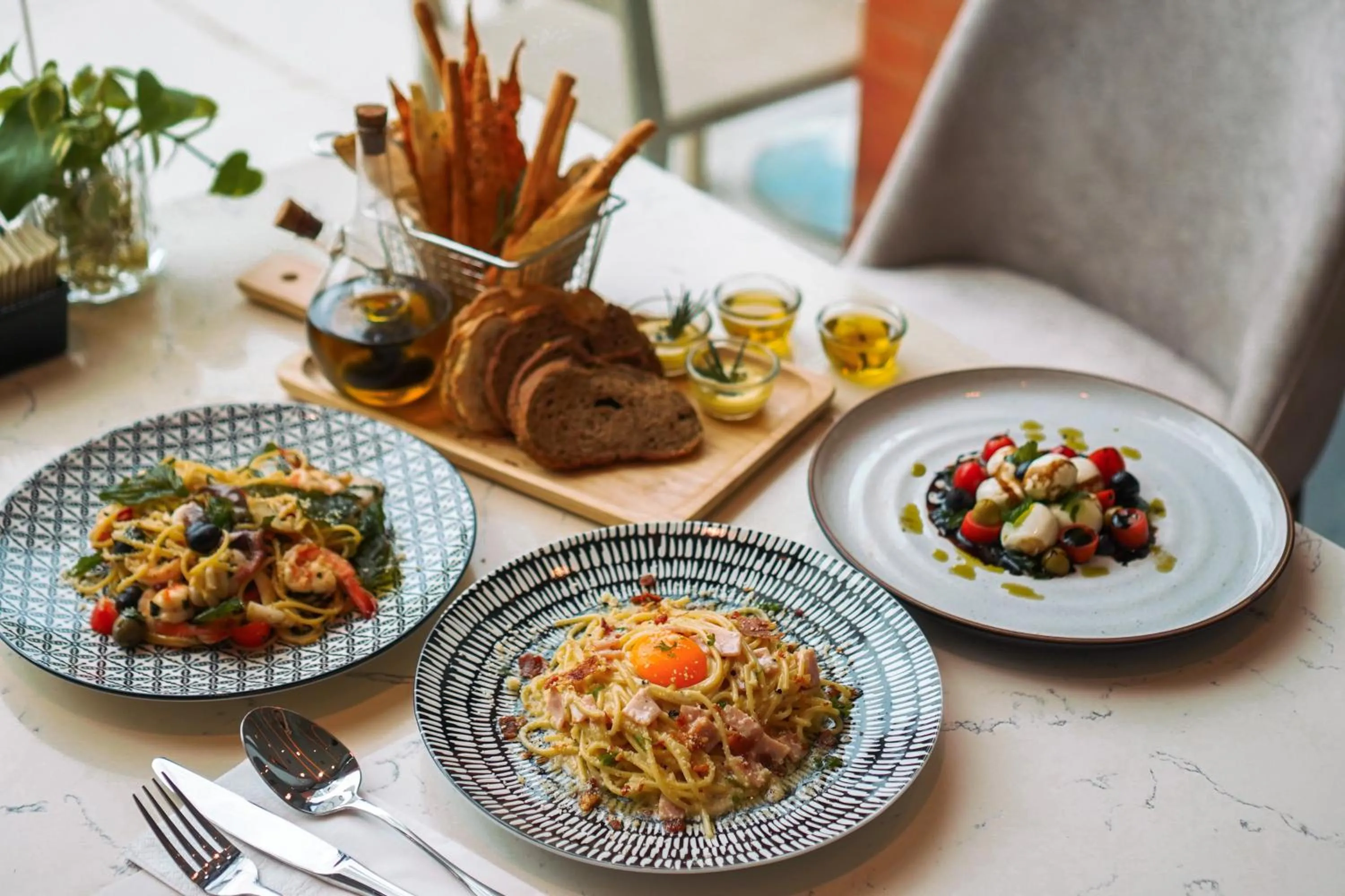 Restaurant/places to eat in Mida Grande Resort Phuket Official Account