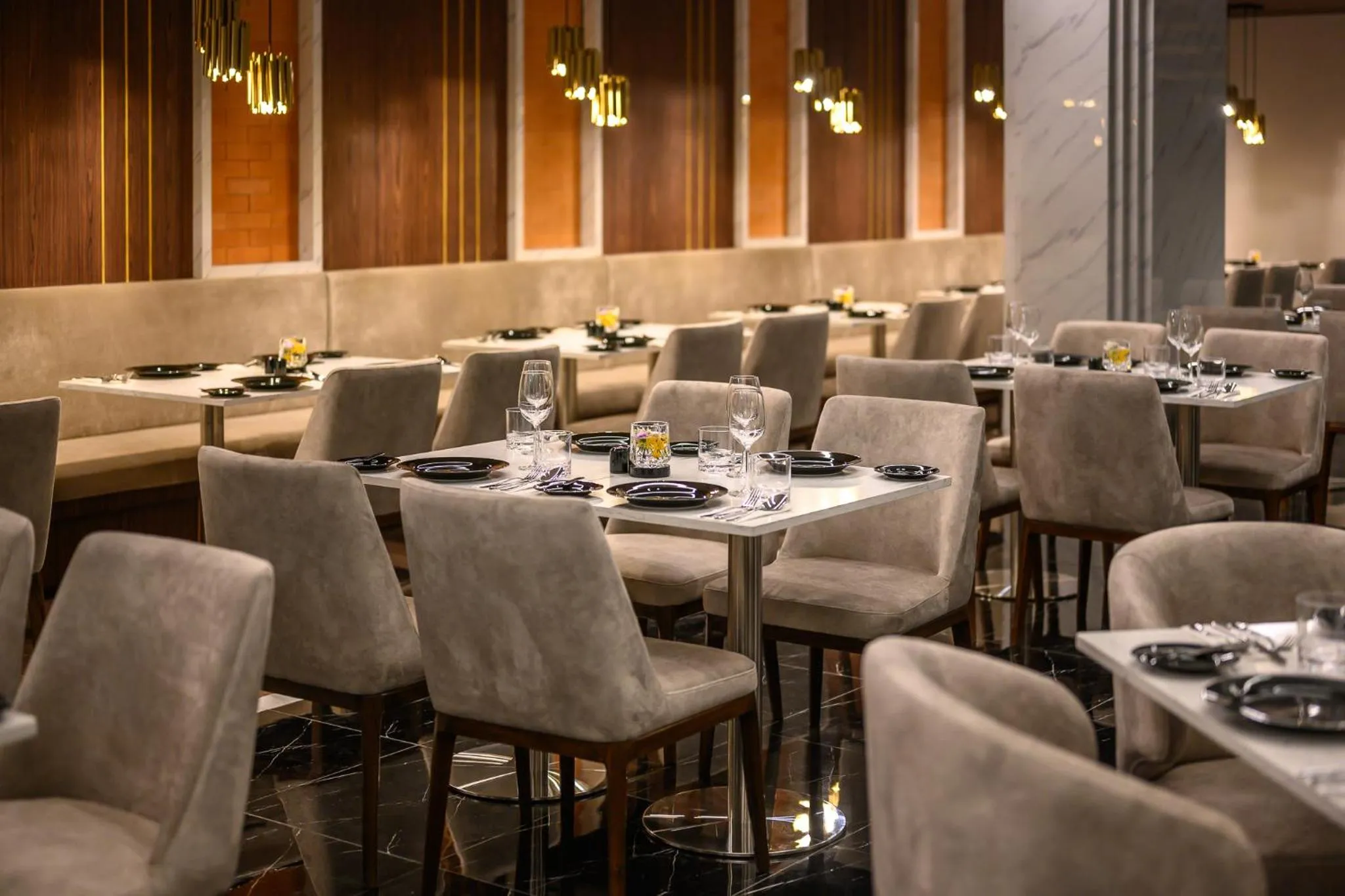 Restaurant/places to eat in Mida Grande Resort Phuket Official Account