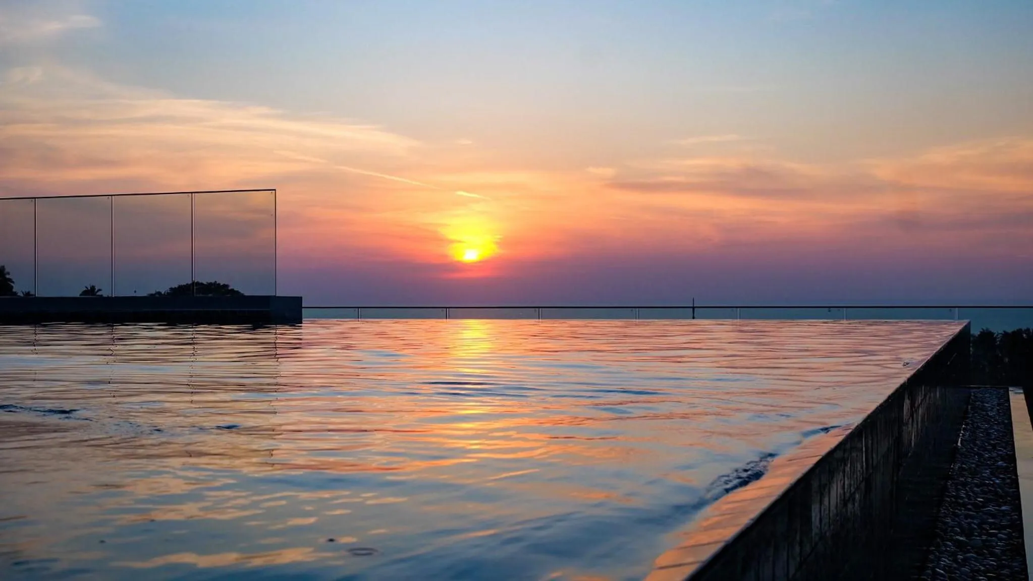 Swimming pool in Mida Grande Resort Phuket Official Account