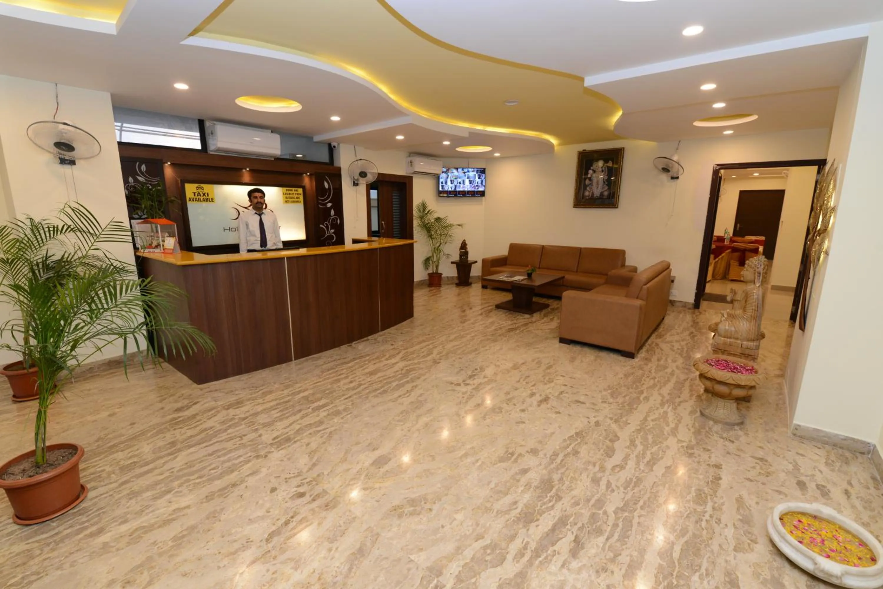 Night in Hotel Sanobar