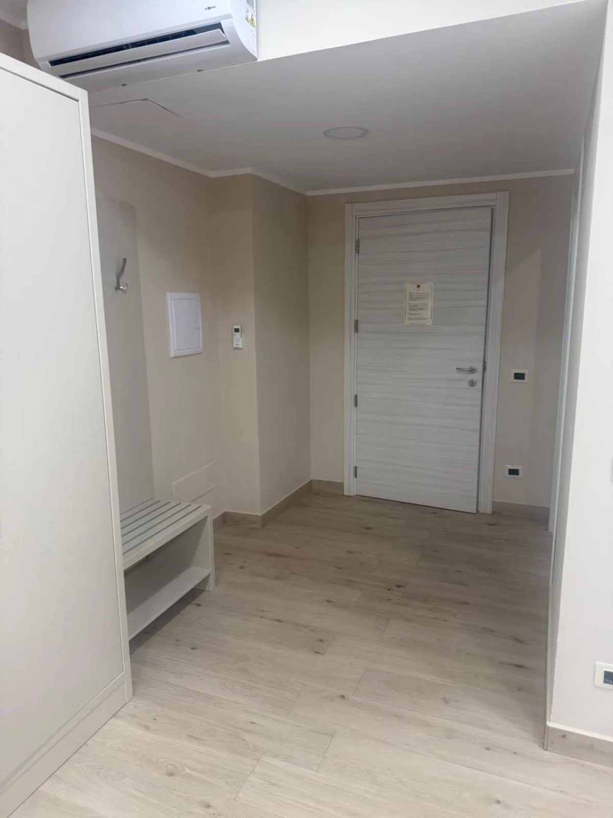 wardrobe in Hotel Palace Gioia Tauro