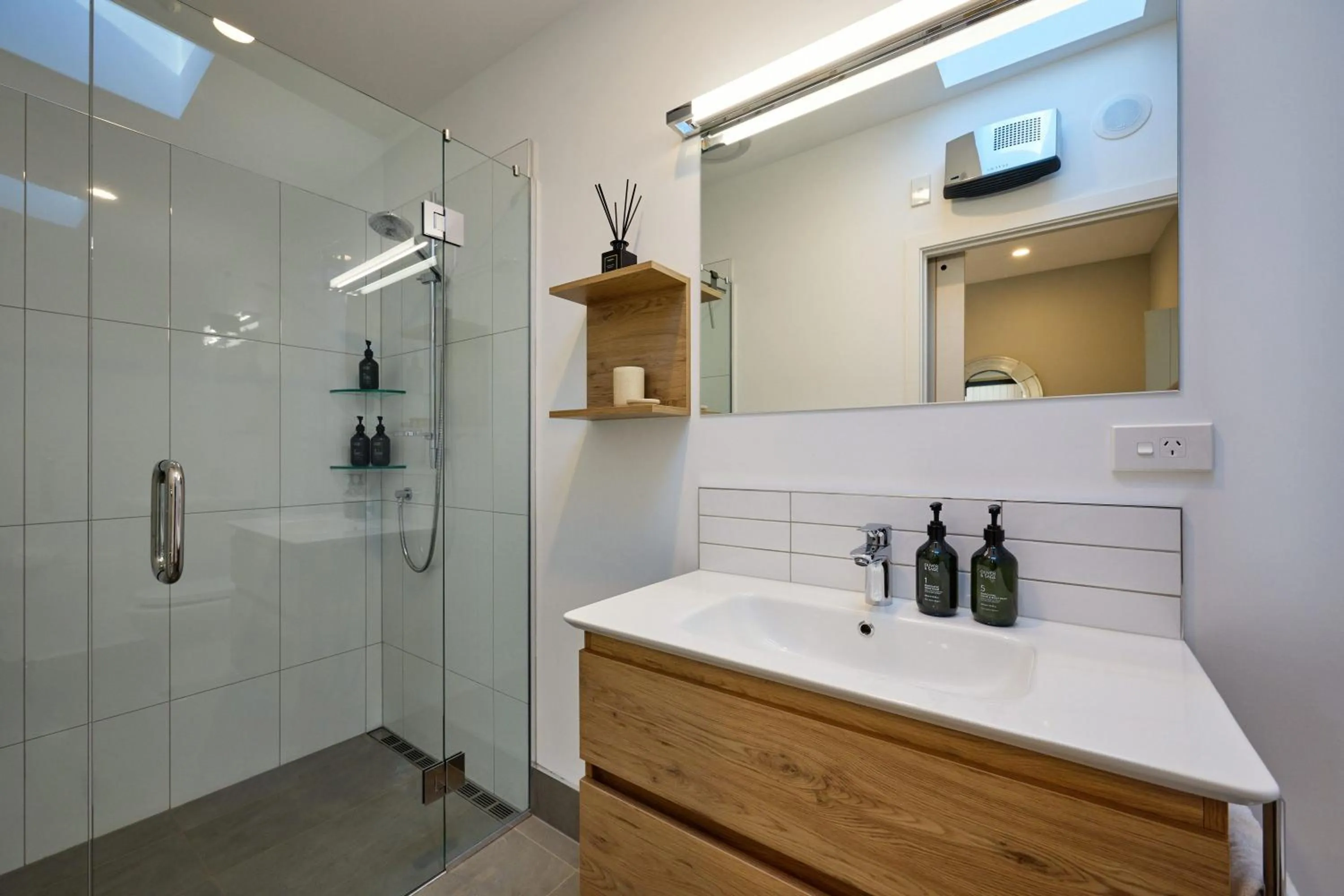 Bathroom in Shearwater Apartments