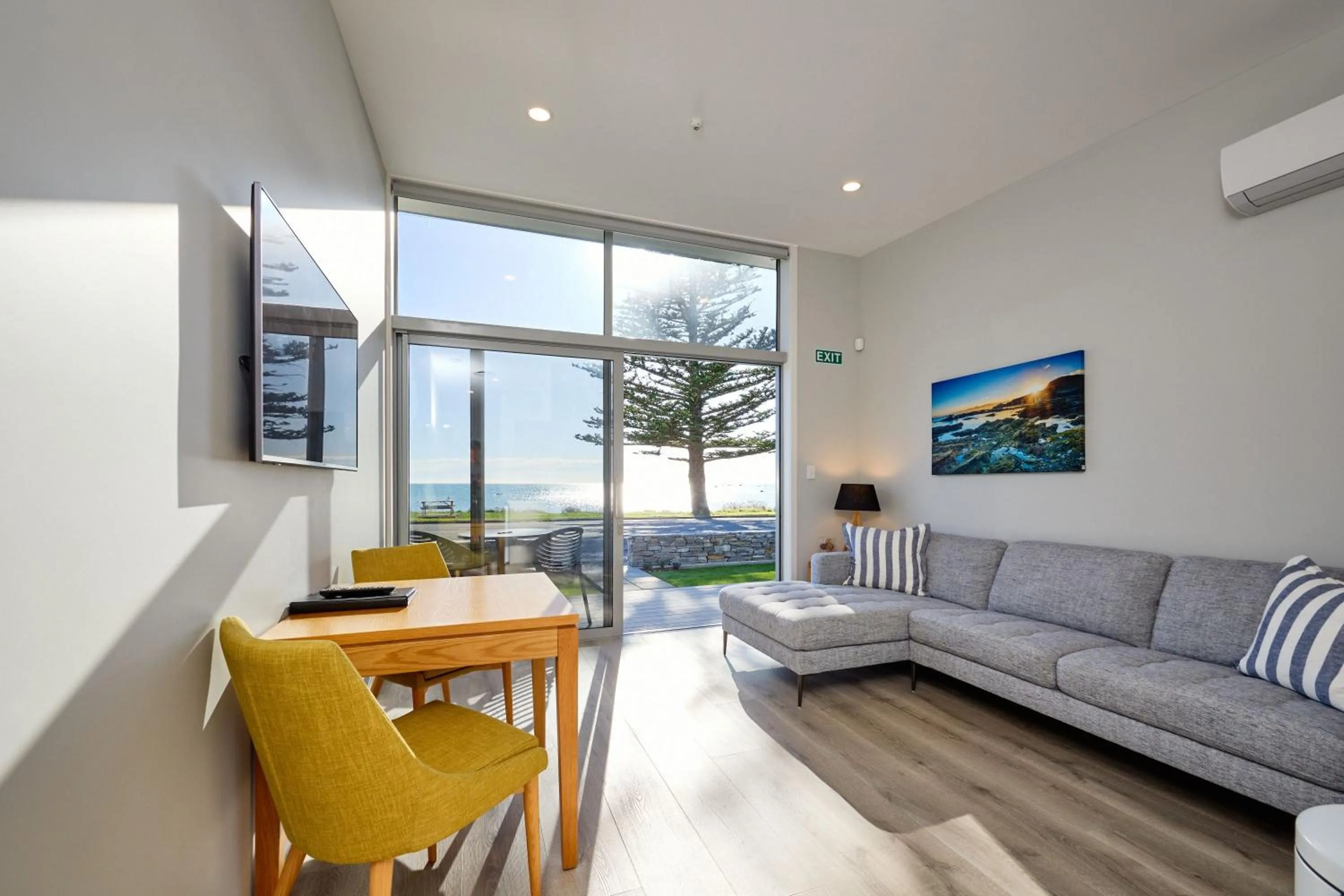 Living room in Shearwater Apartments