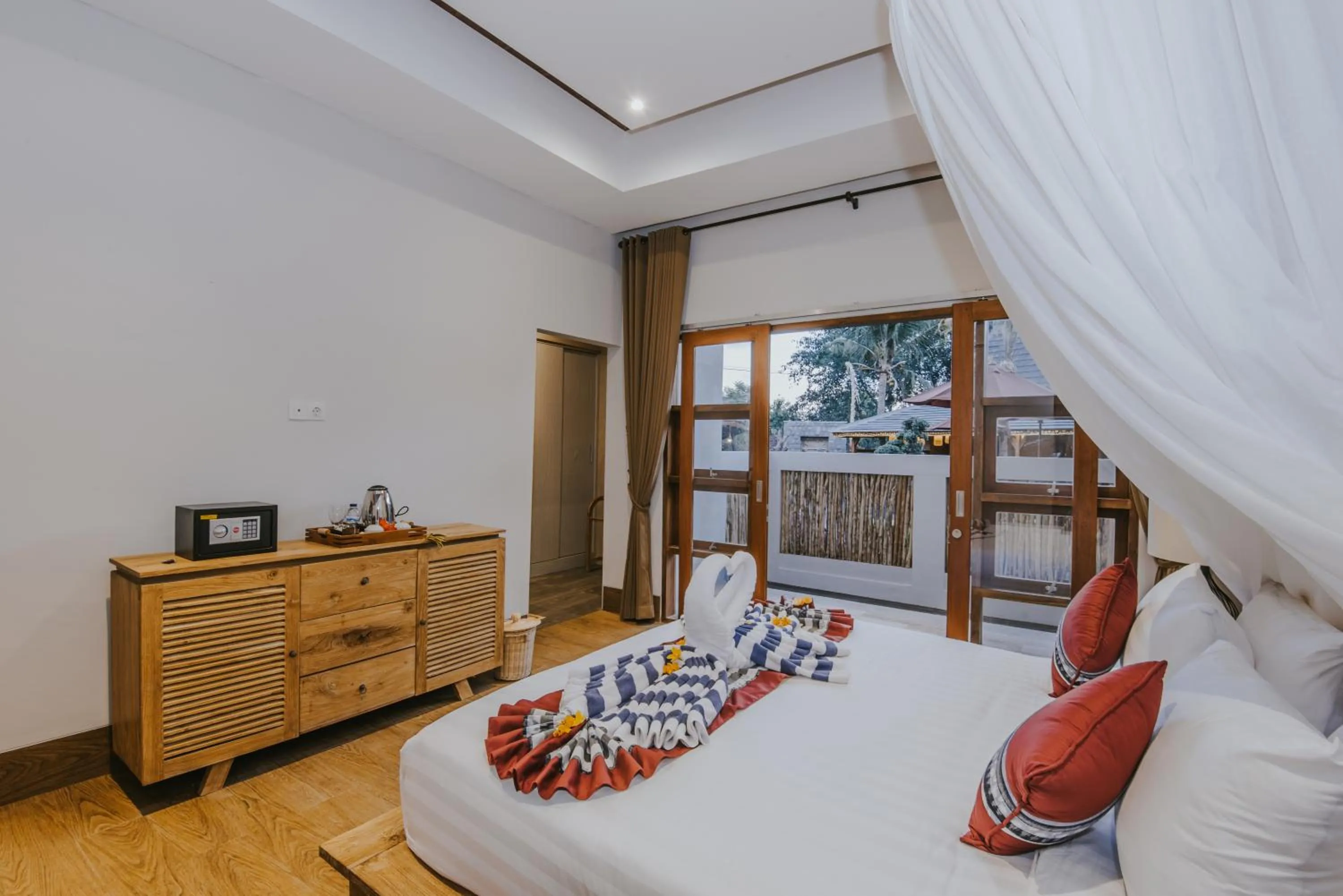 TV and multimedia, Bed in LGood Lembongan Island Villas