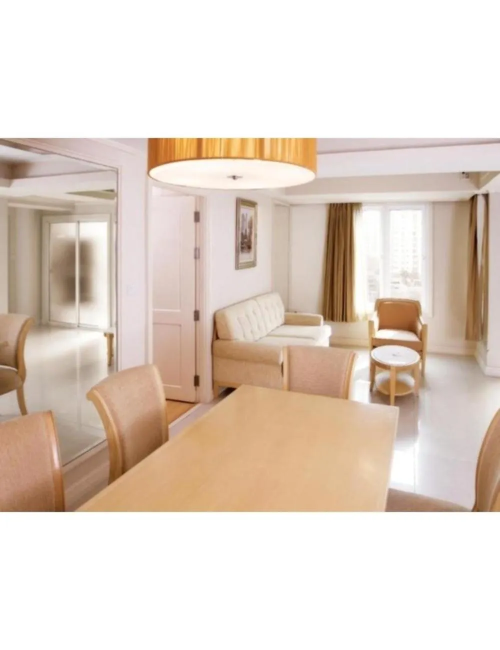 Living room, Bed in Hope Land Hotel Sukhumvit 24