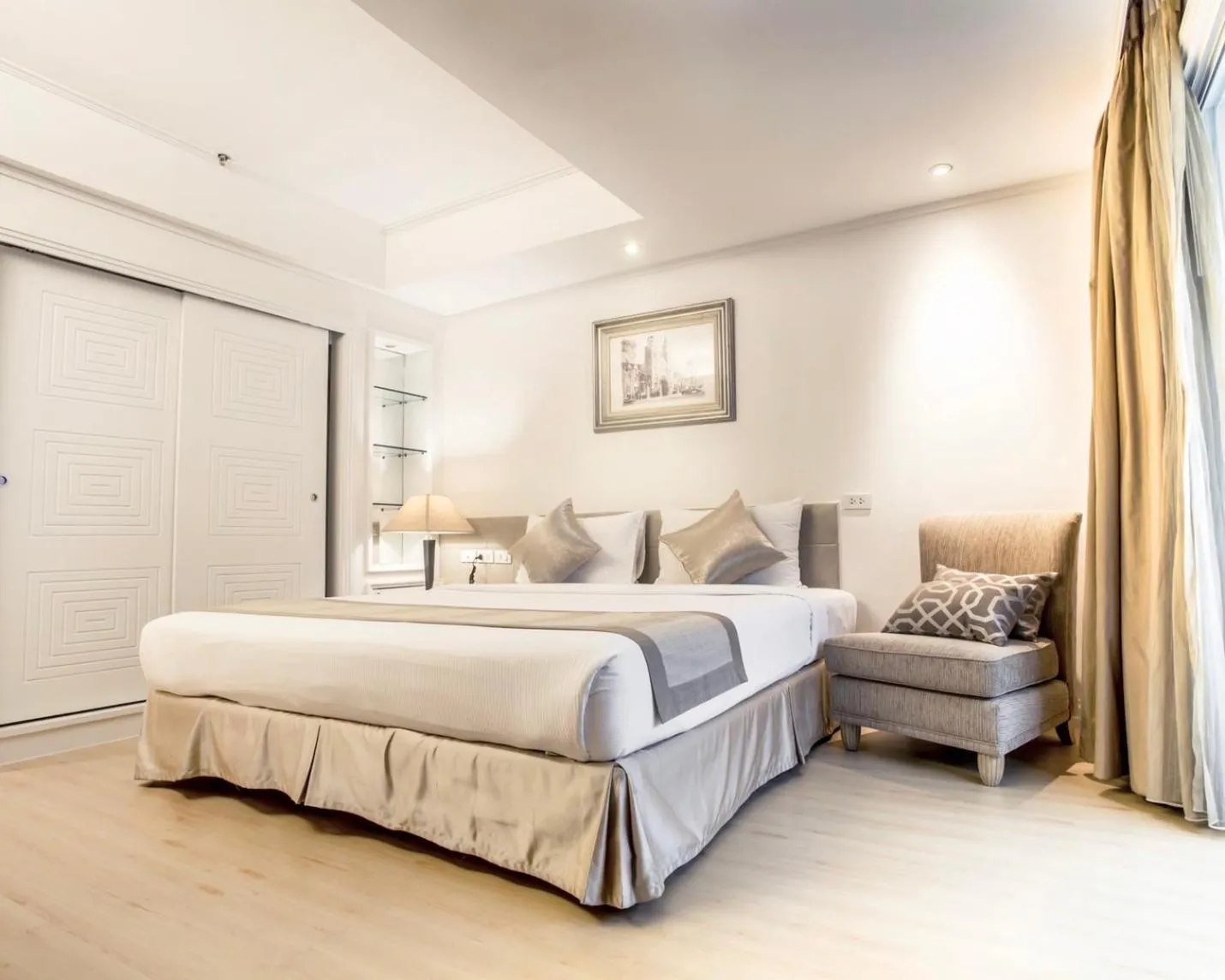 Bed in Hope Land Hotel Sukhumvit 24