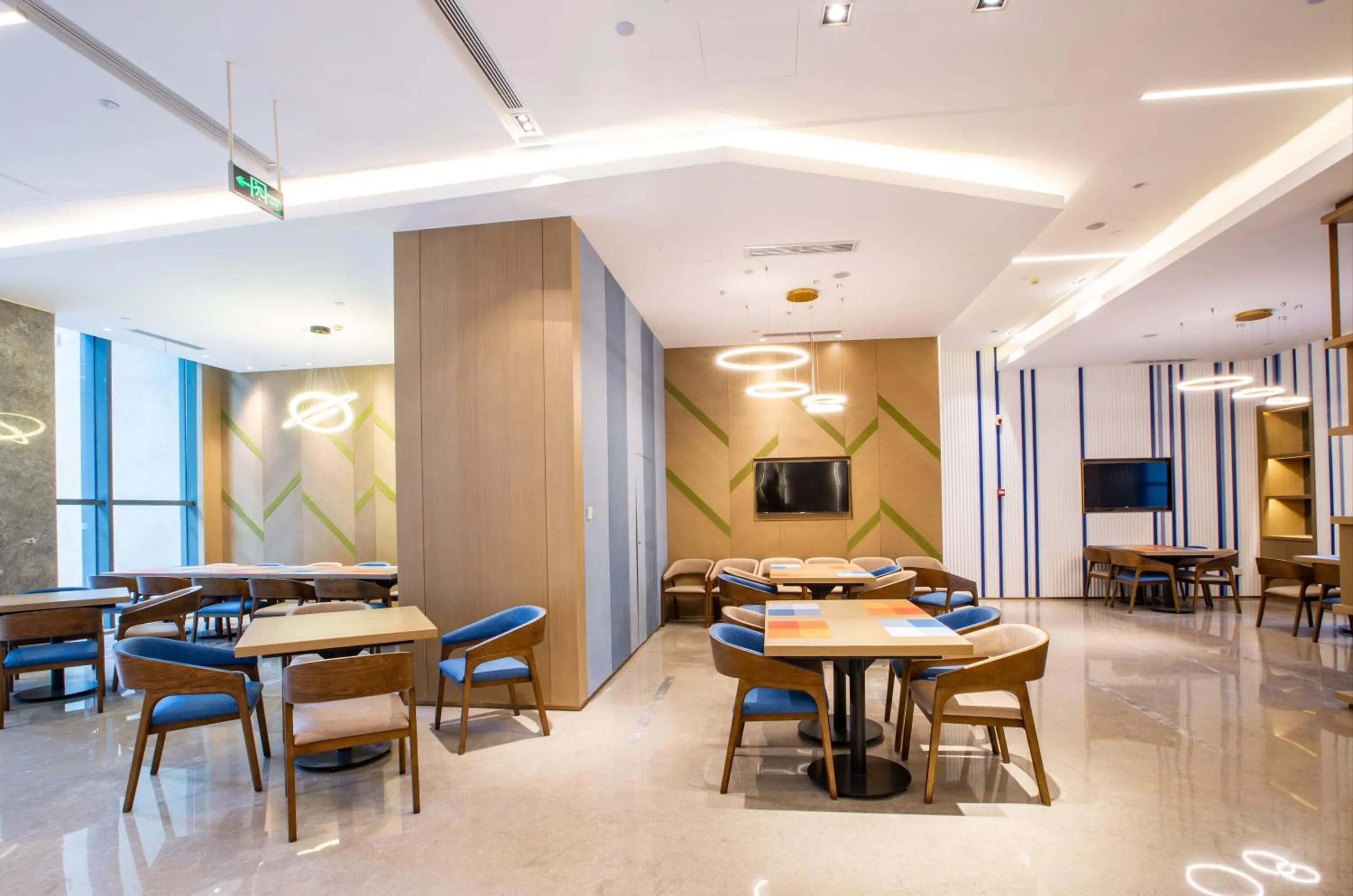 Restaurant/places to eat in Holiday Inn Express Changzhou Xinbei by IHG