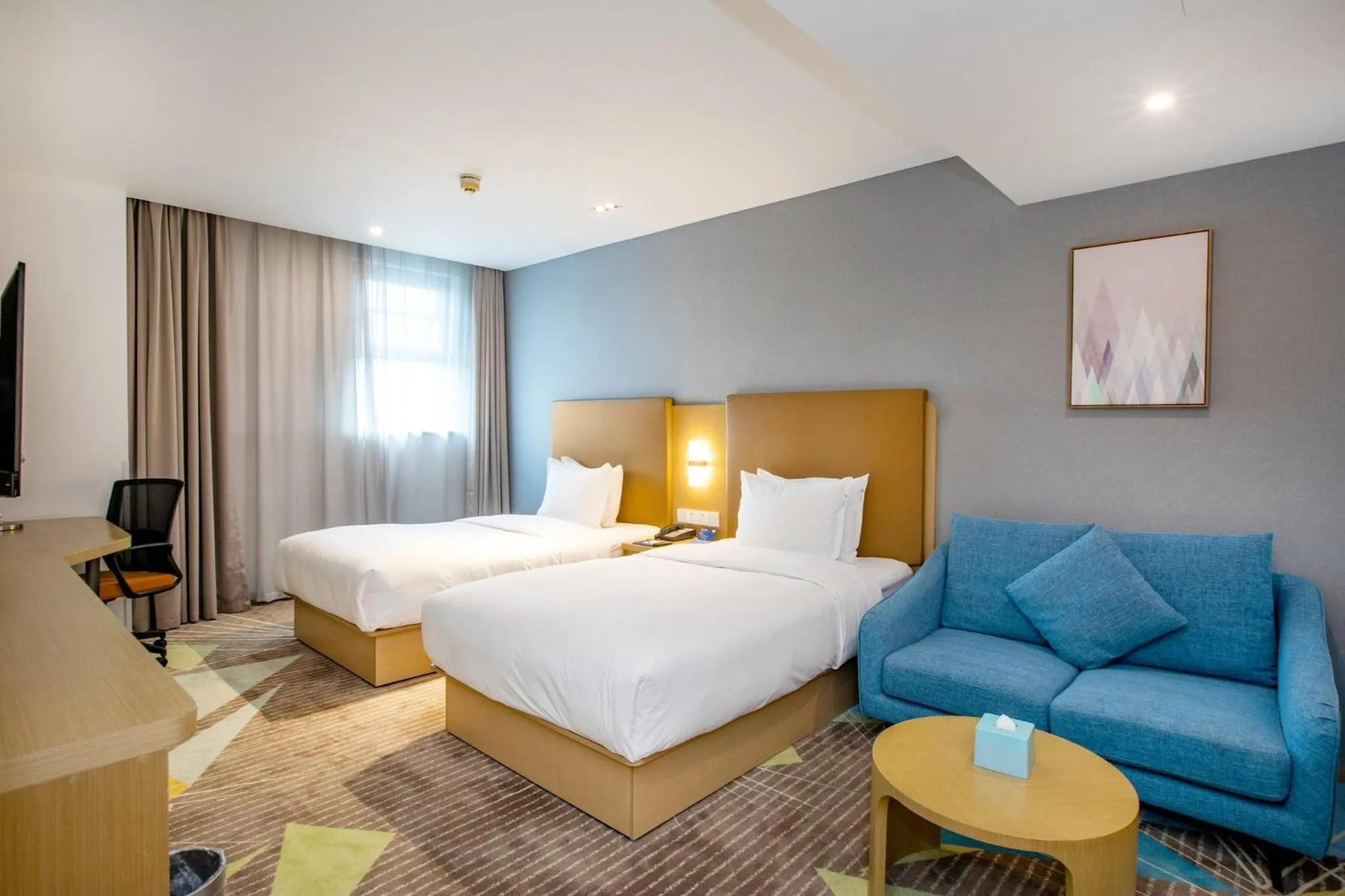 Photo of the whole room, Bed in Holiday Inn Express Changzhou Xinbei by IHG