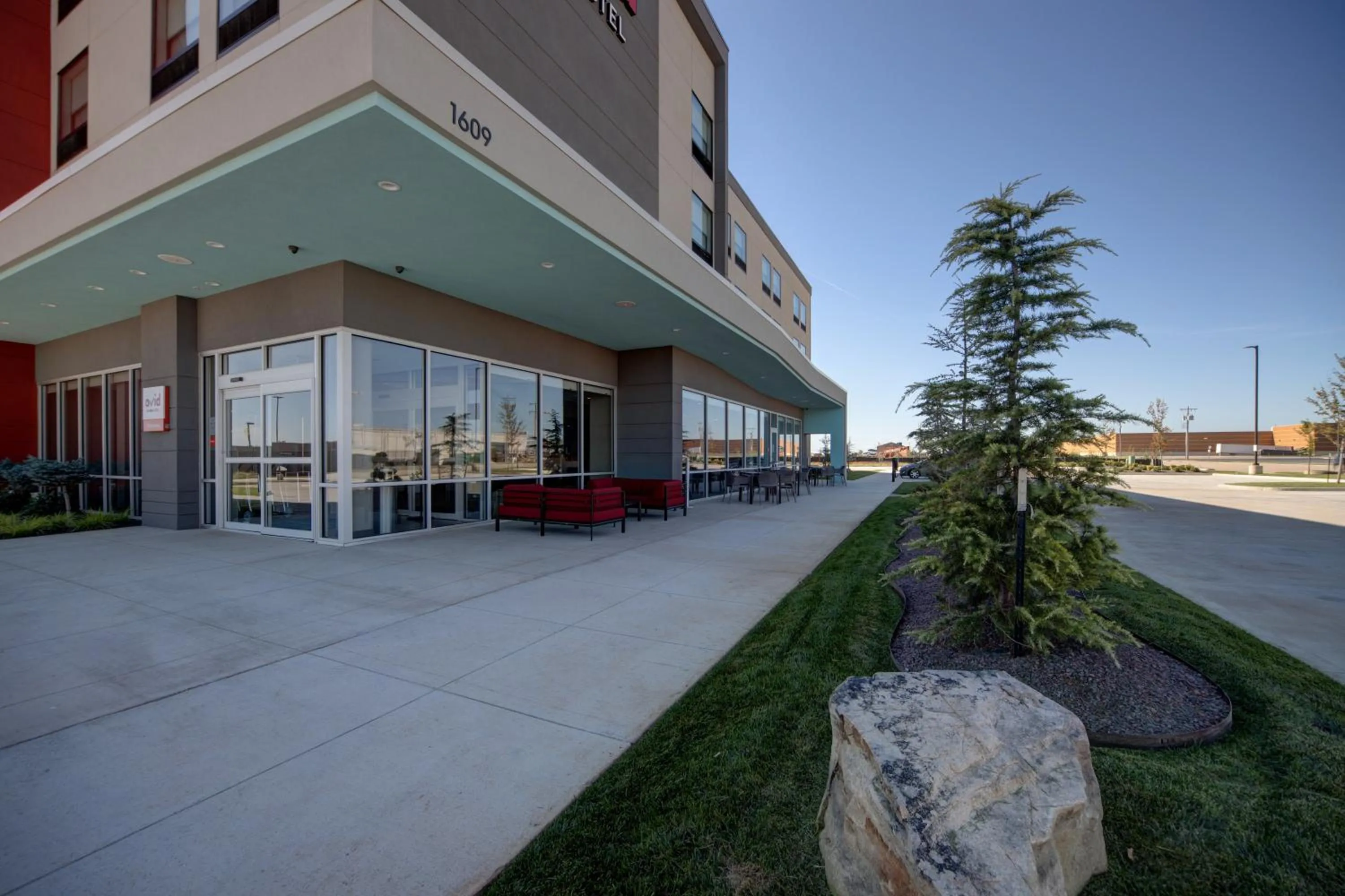 Property building in Avid hotel - Oklahoma City - Yukon by IHG