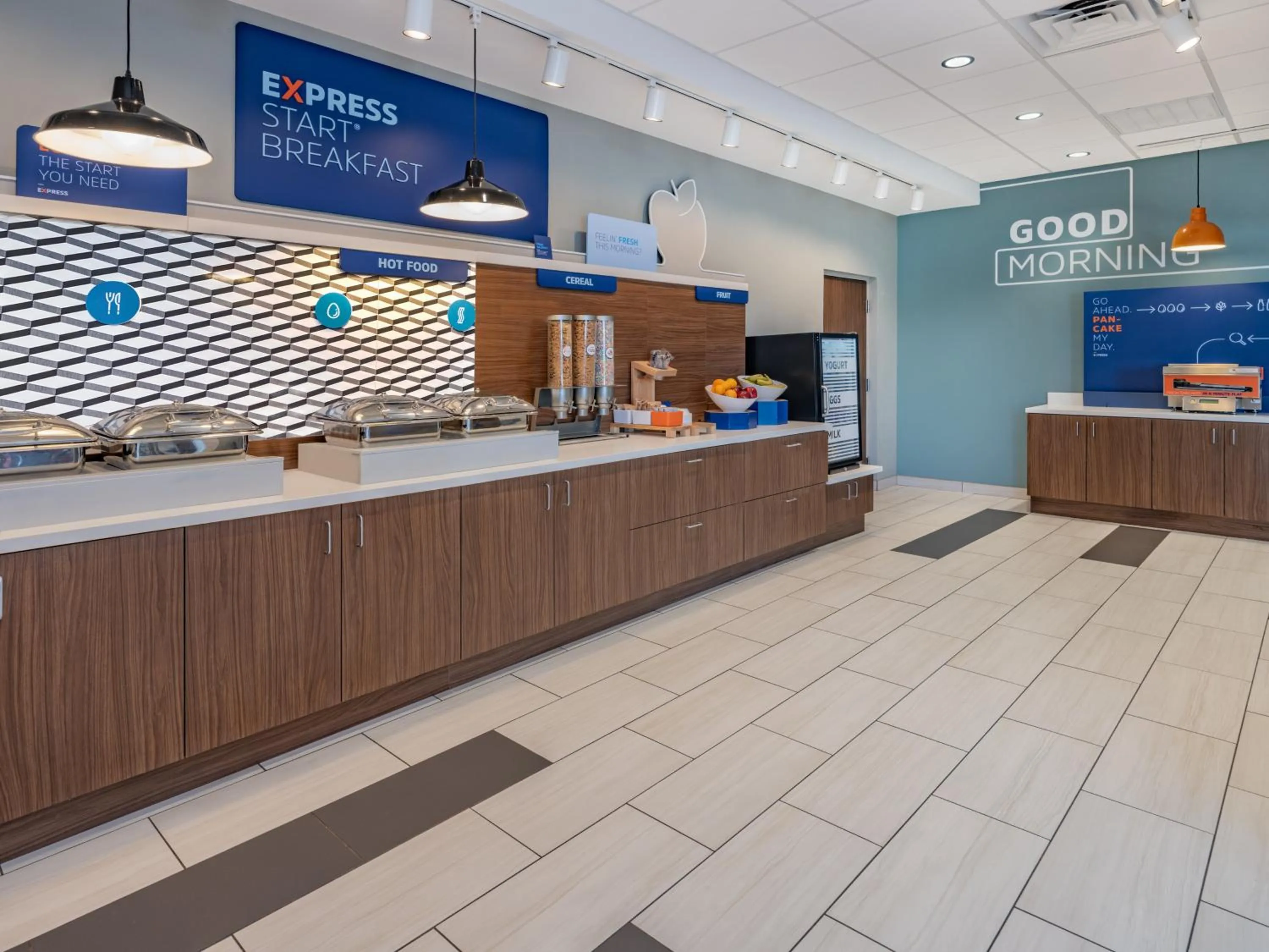 Breakfast in Holiday Inn Express & Suites - Ruskin by IHG