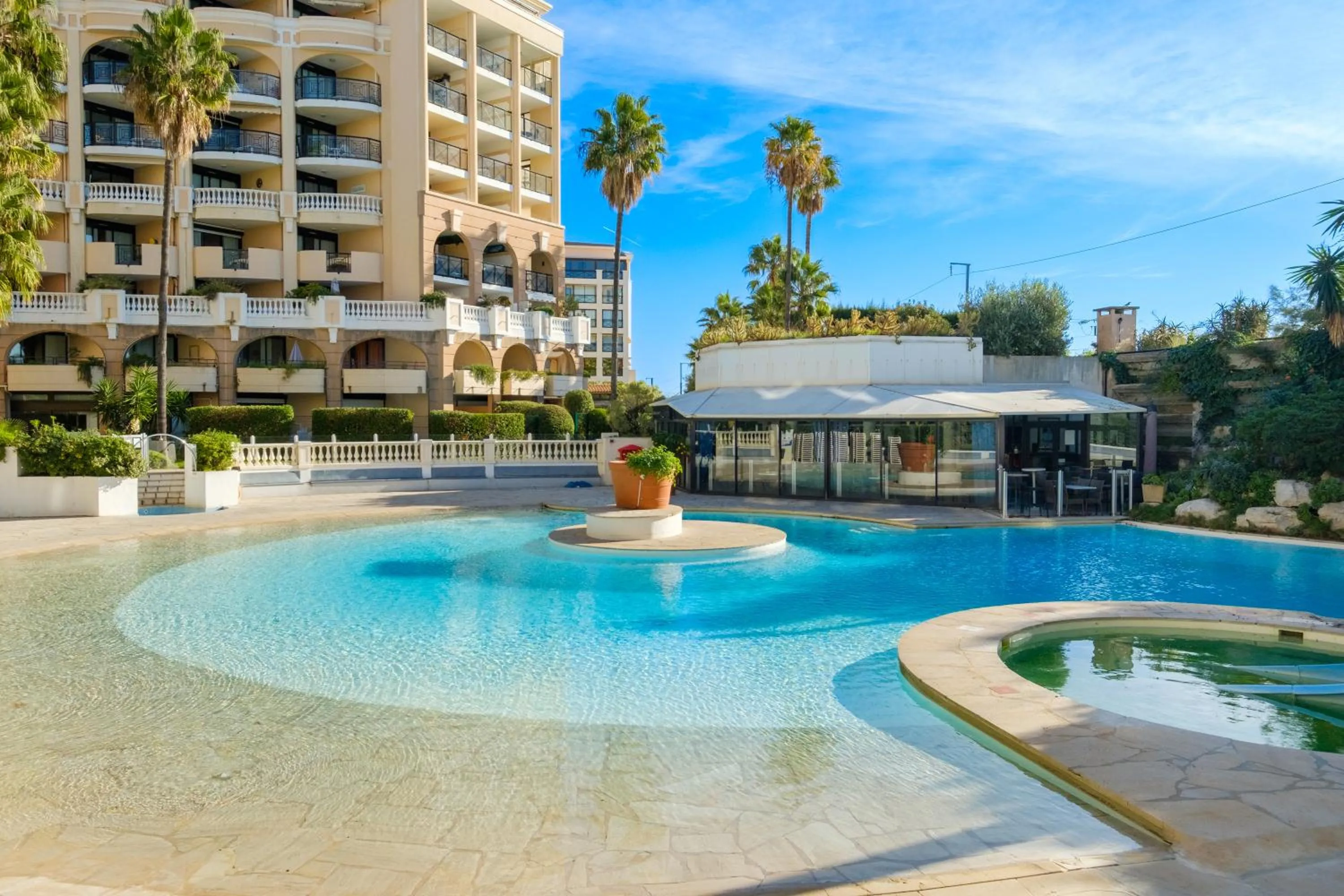 Swimming pool in Residhotel Villa Maupassant