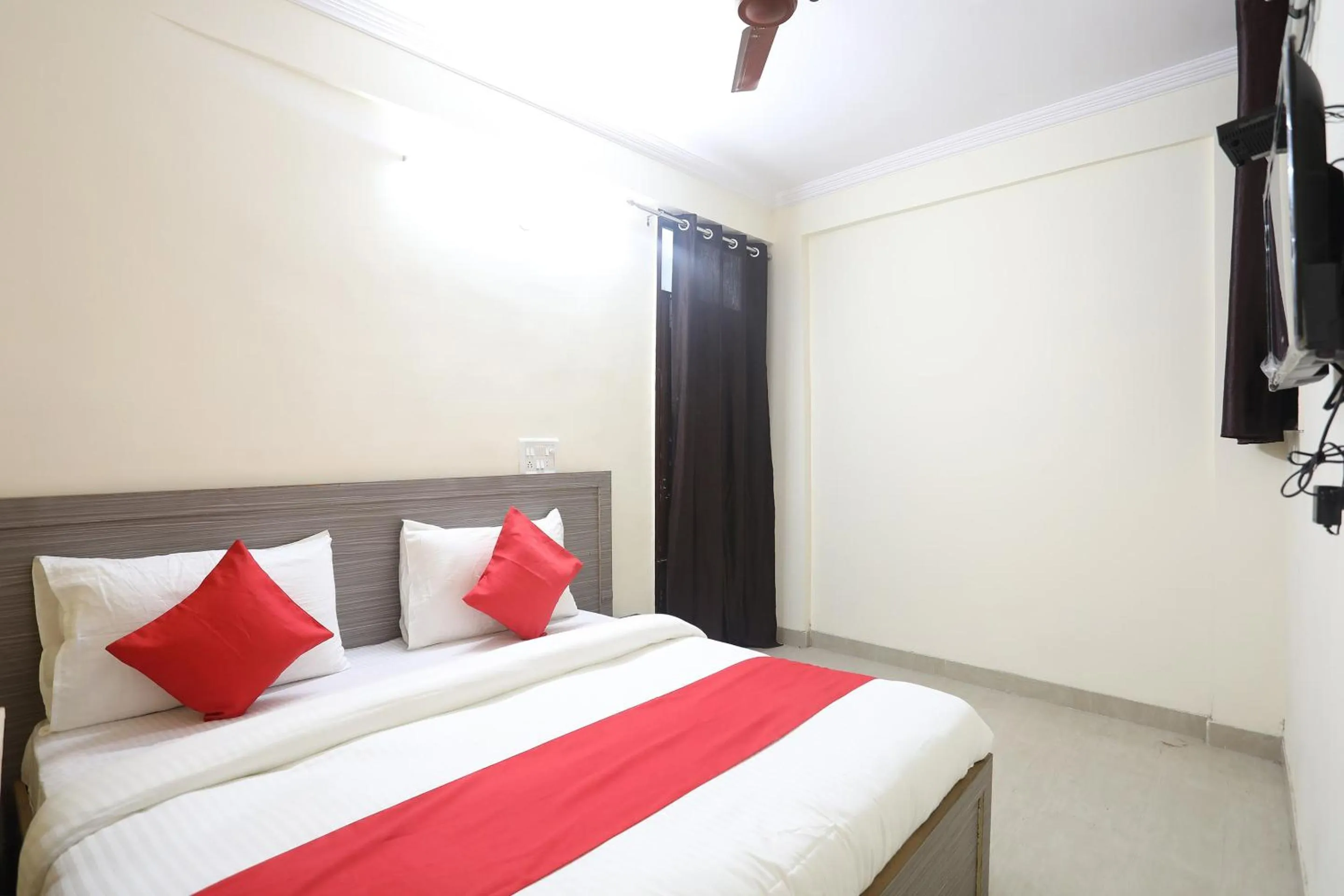 Bedroom, Bed in Hotel O A P Residency