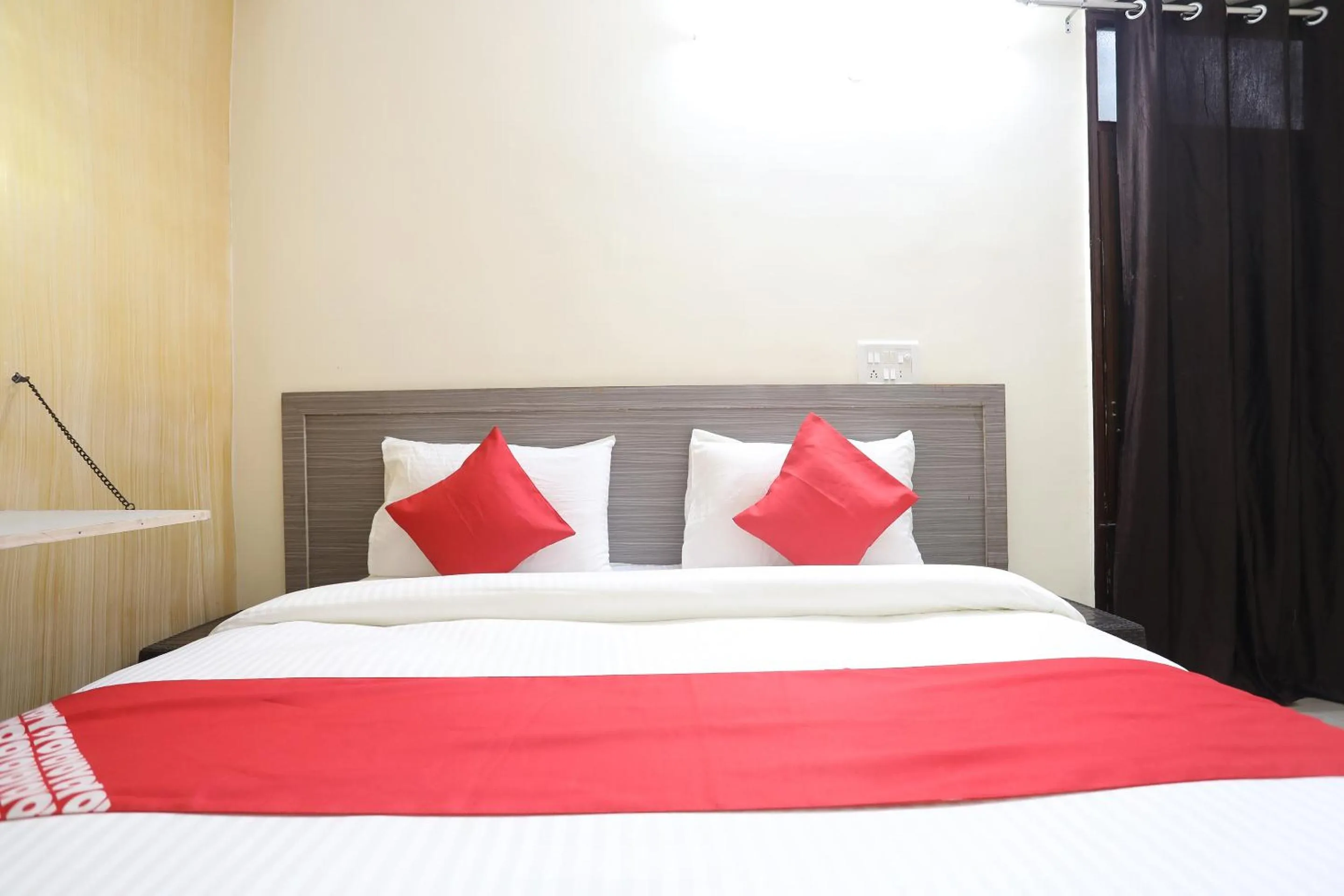 Bedroom, Bed in Hotel O A P Residency