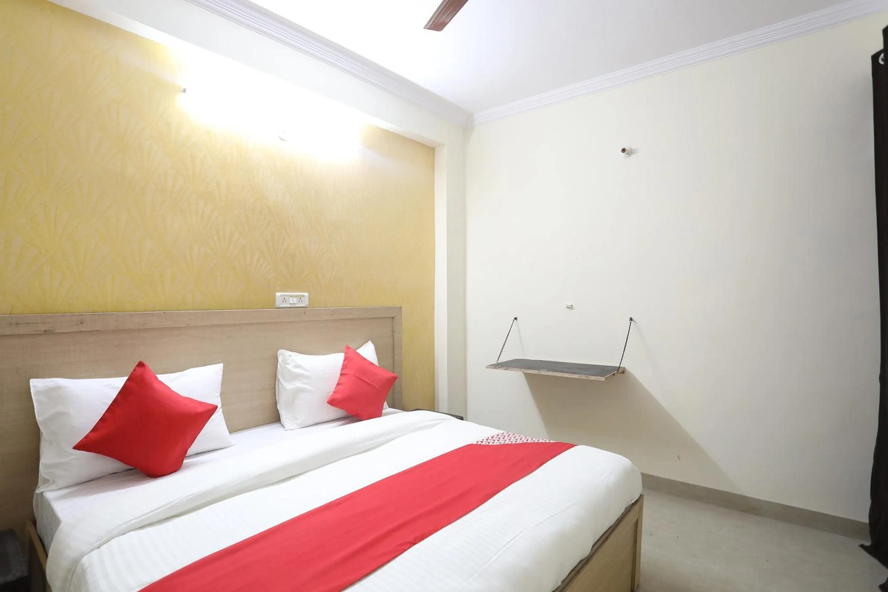 Bedroom, Bed in Hotel O A P Residency