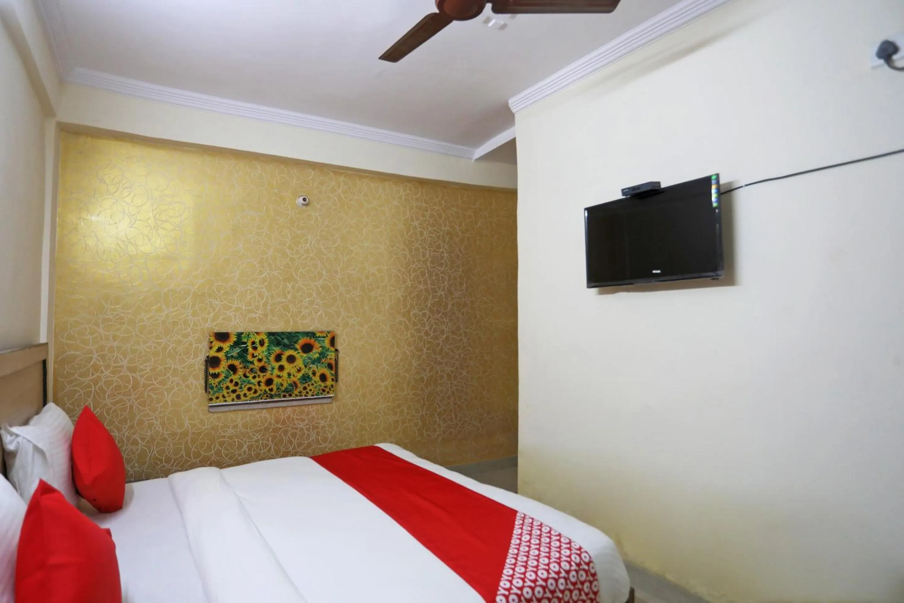 Bedroom, Bed in Hotel O A P Residency