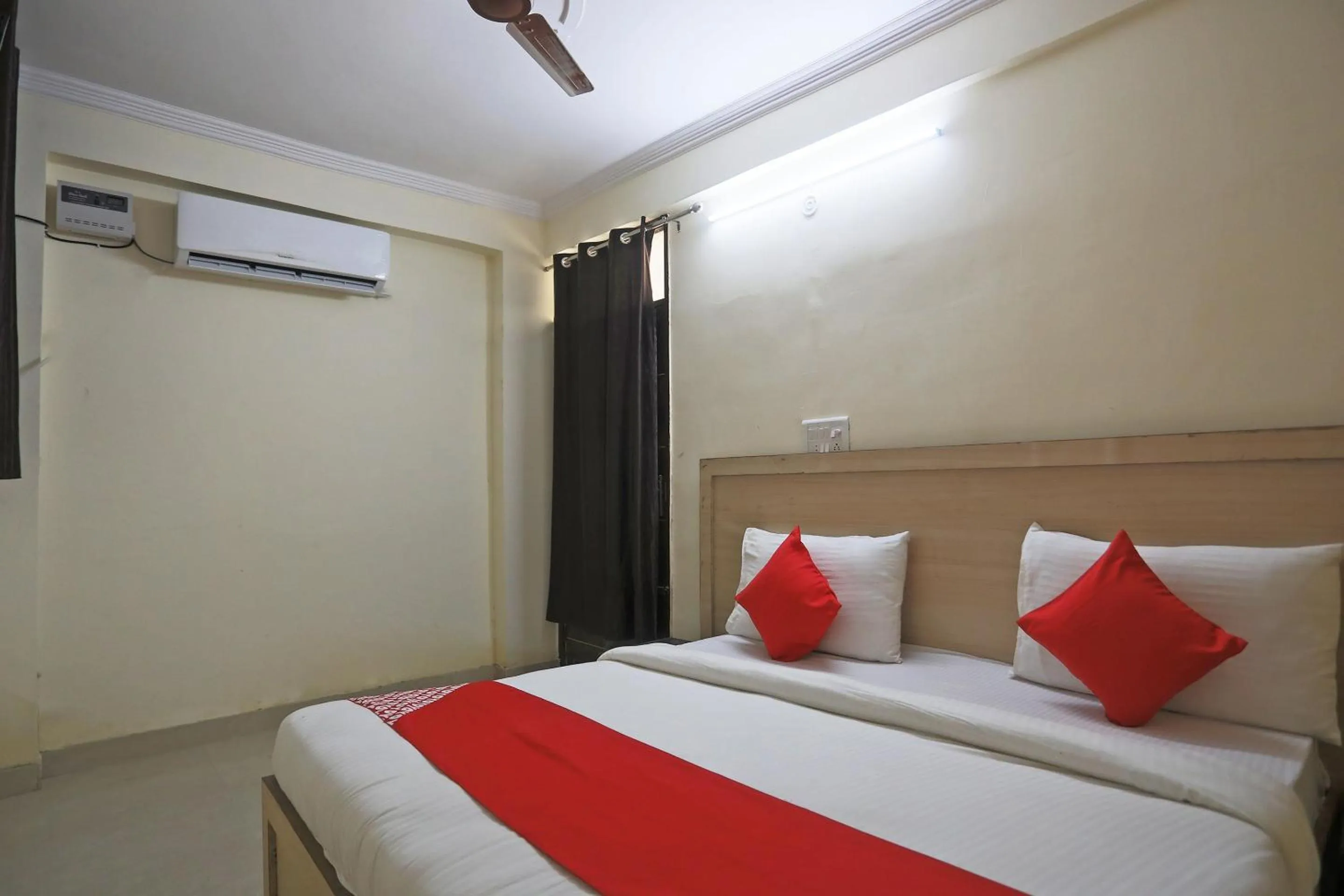 Bedroom, Bed in Hotel O A P Residency