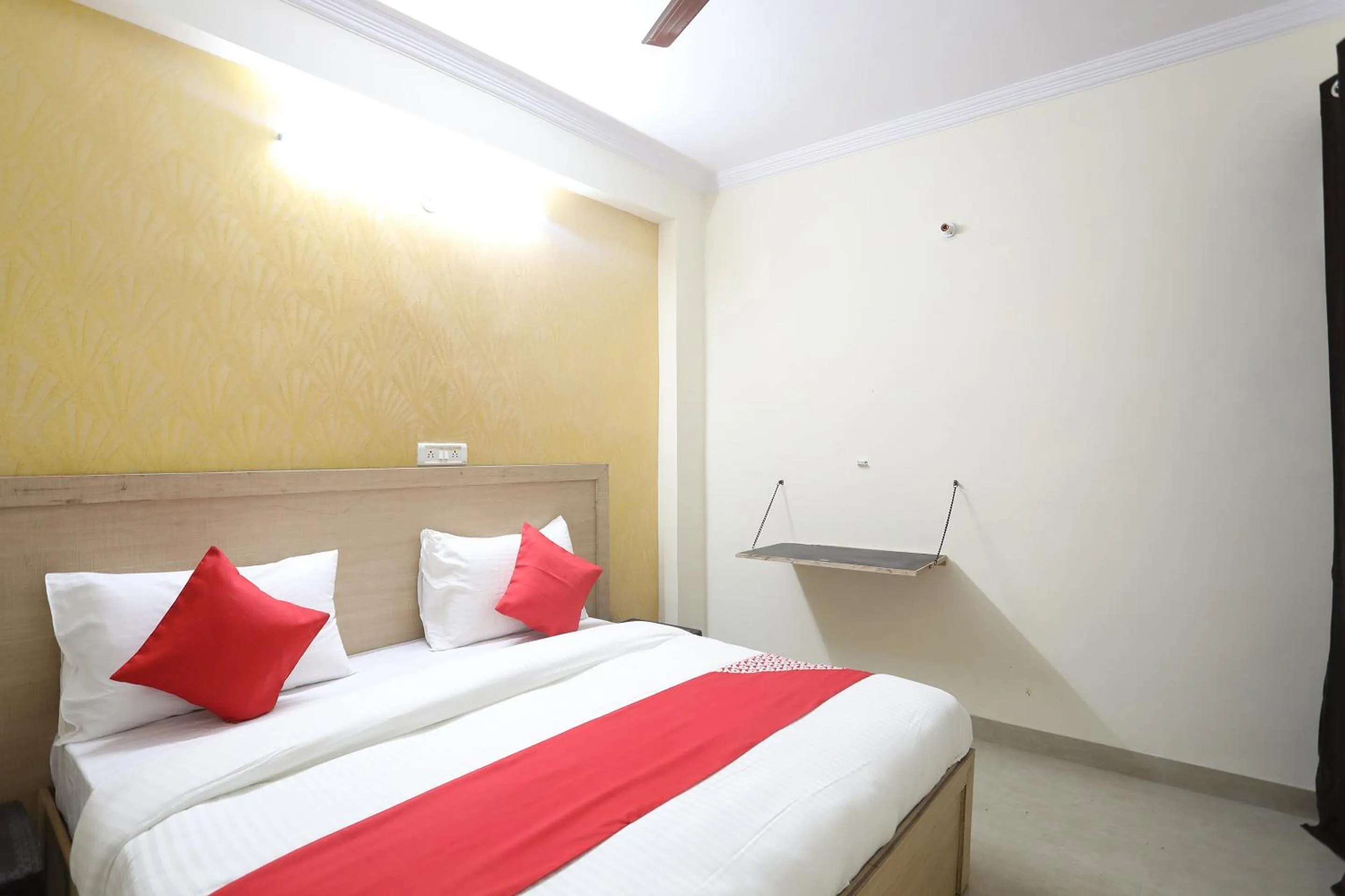 Bedroom, Bed in Hotel O A P Residency