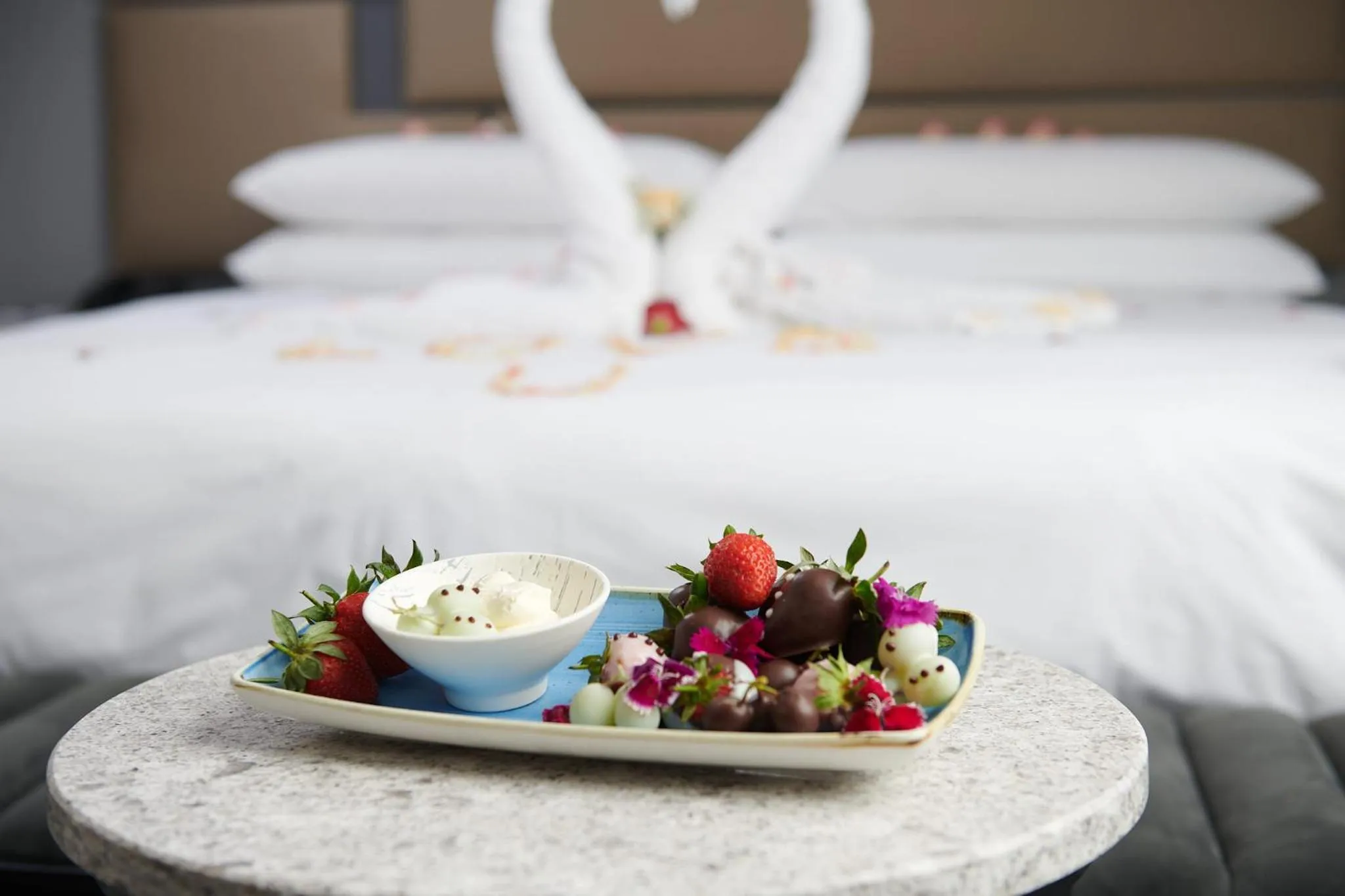 room service, Bed in Seven Villa Hotel & Spa