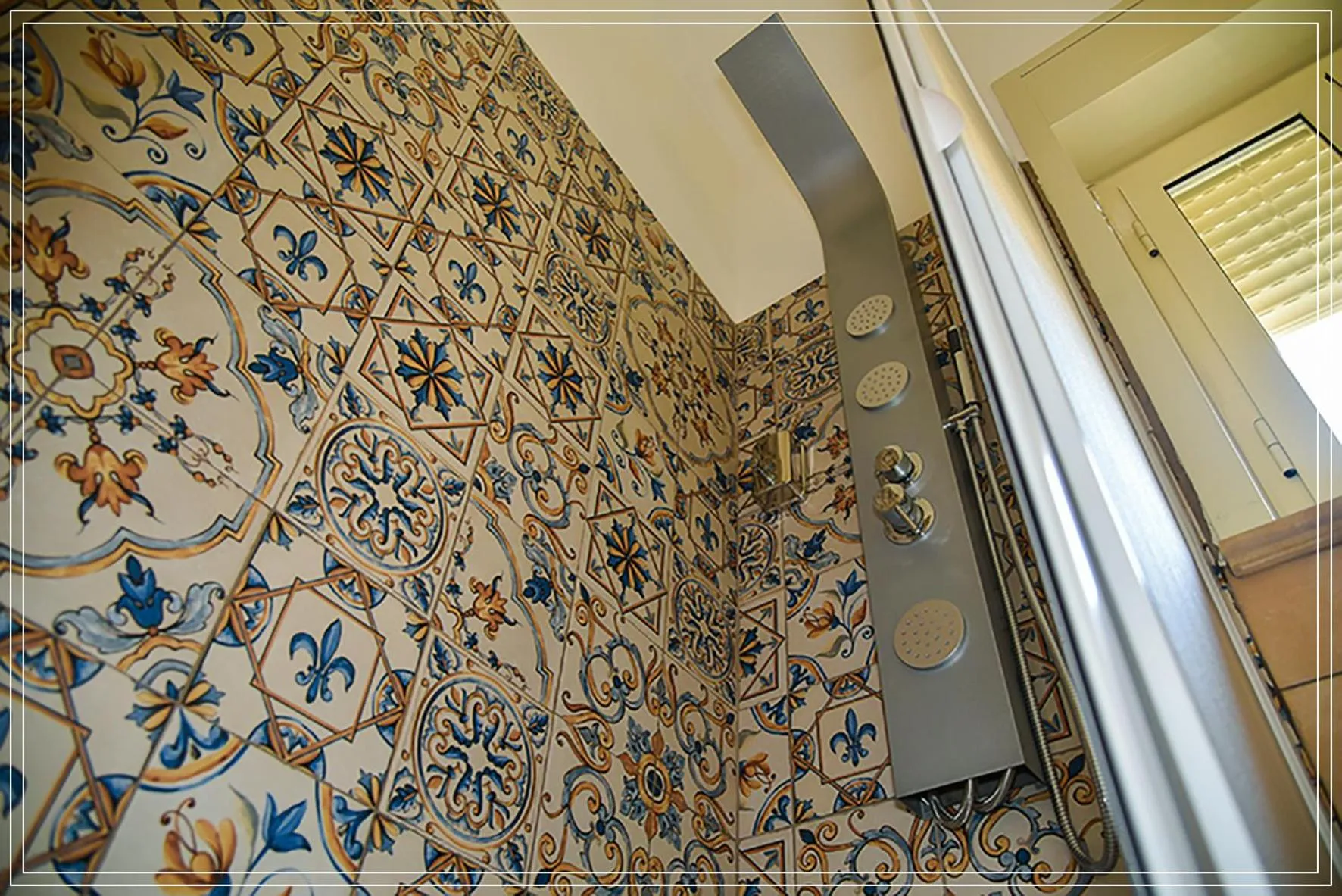 Shower in B&B Sicily