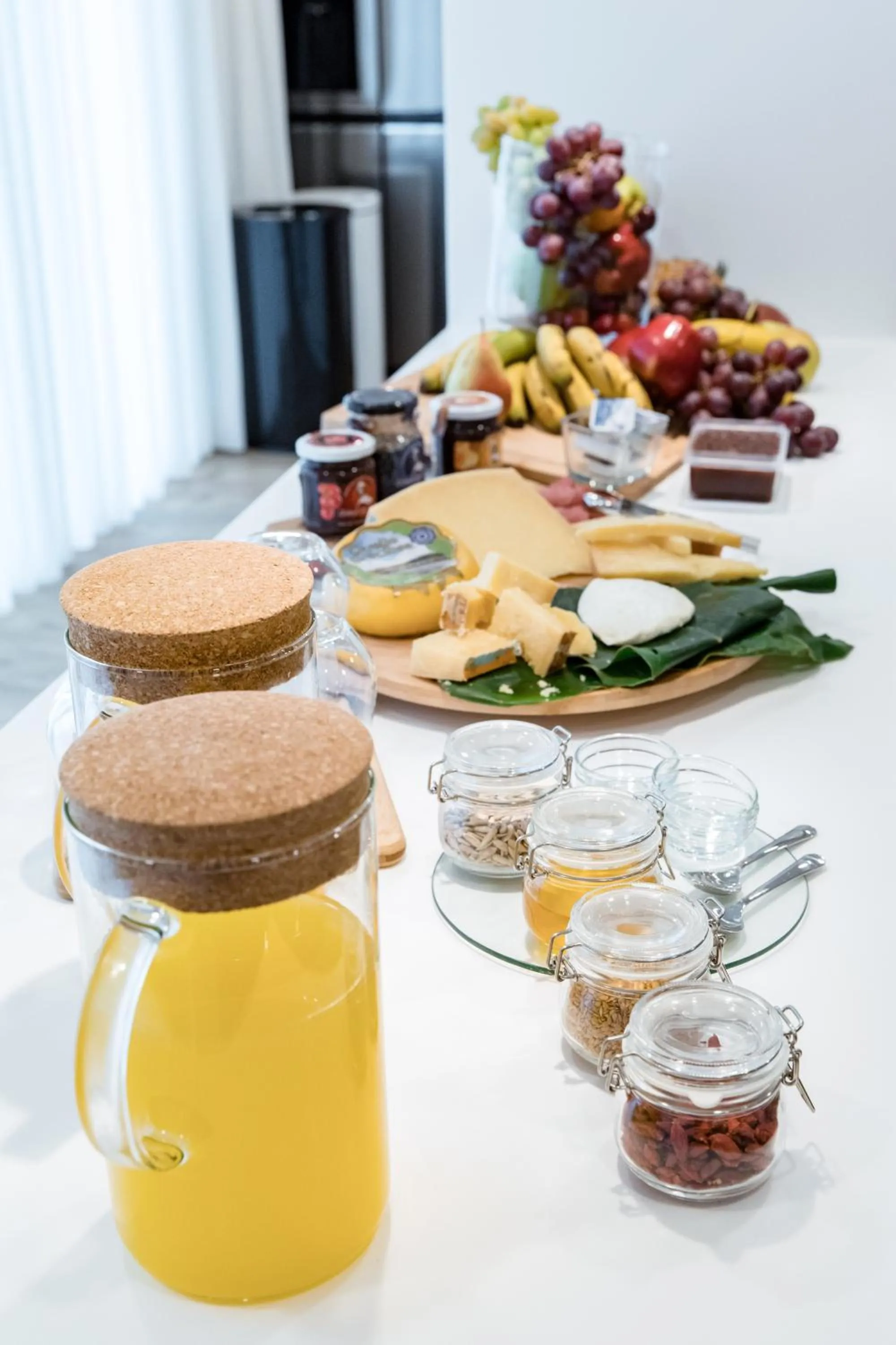 Breakfast in Ilha Hostel & Suites