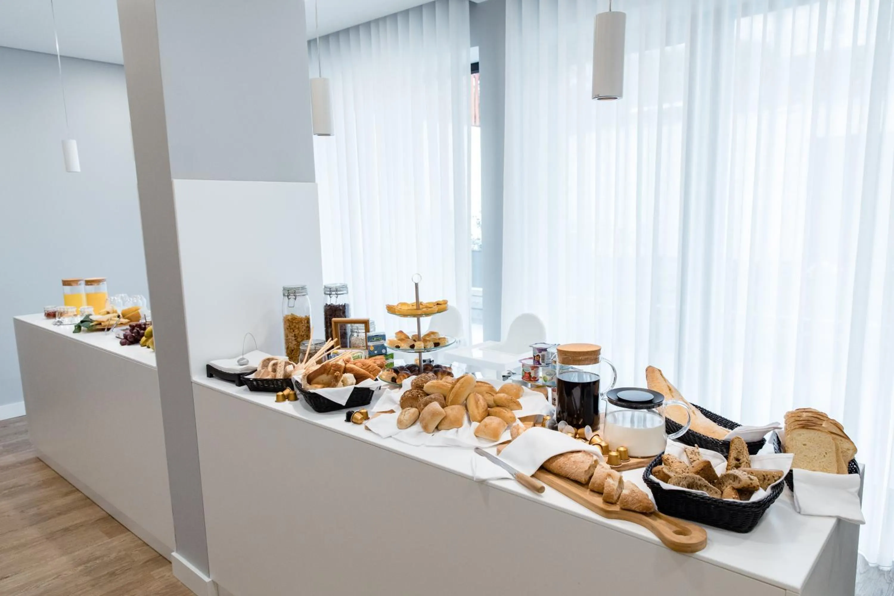 Breakfast in Ilha Hostel & Suites