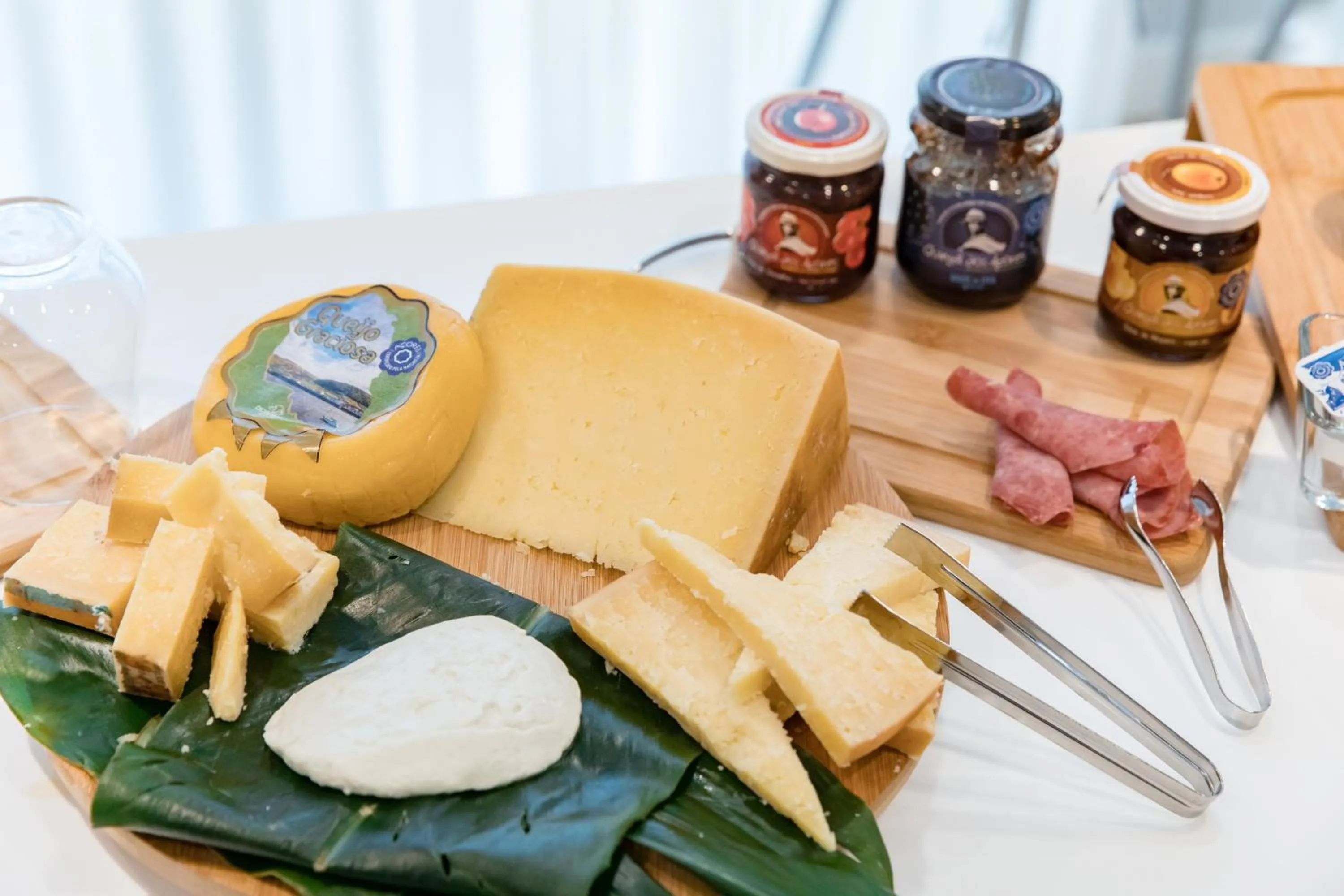 Breakfast in Ilha Hostel & Suites