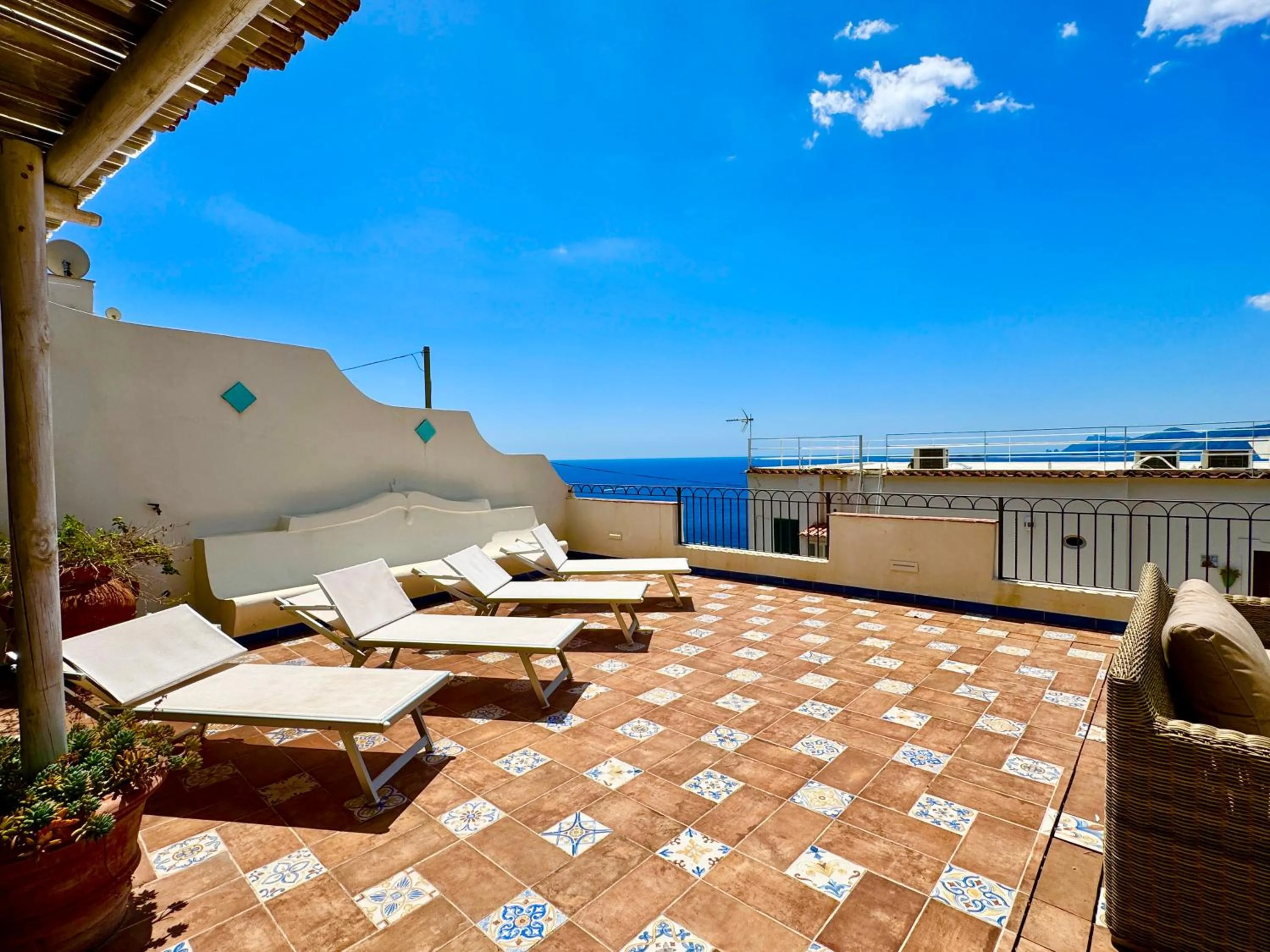 Casa Ella with Private Parking