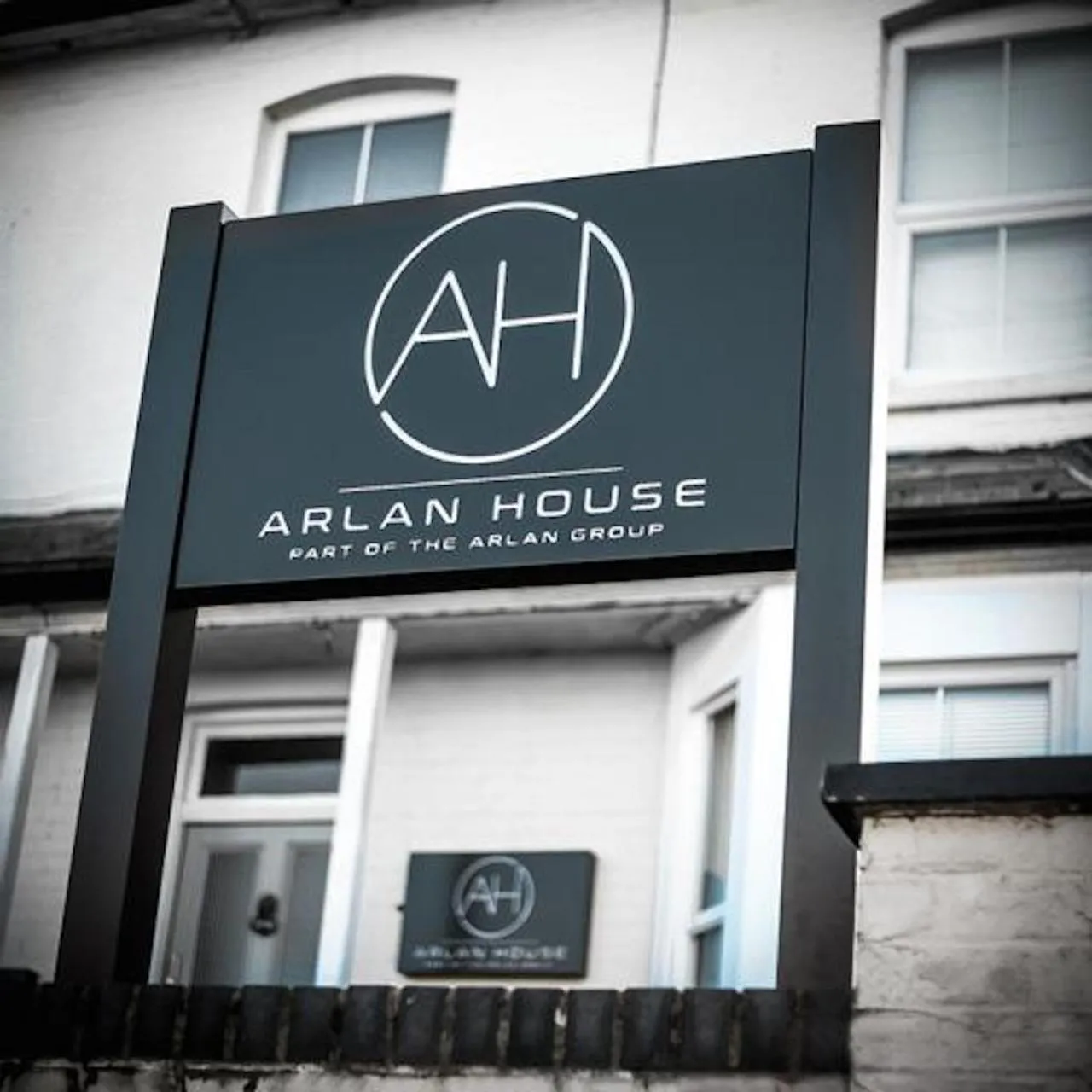 Property building in Arlan House, Central Basingstoke Hotel