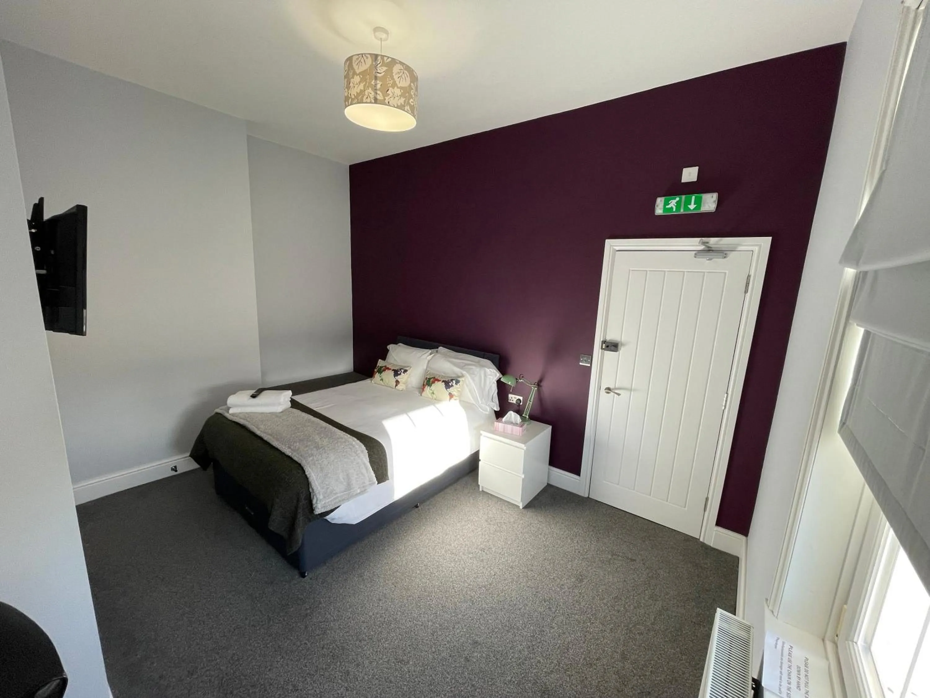 Bed in Arlan House, Central Basingstoke Hotel