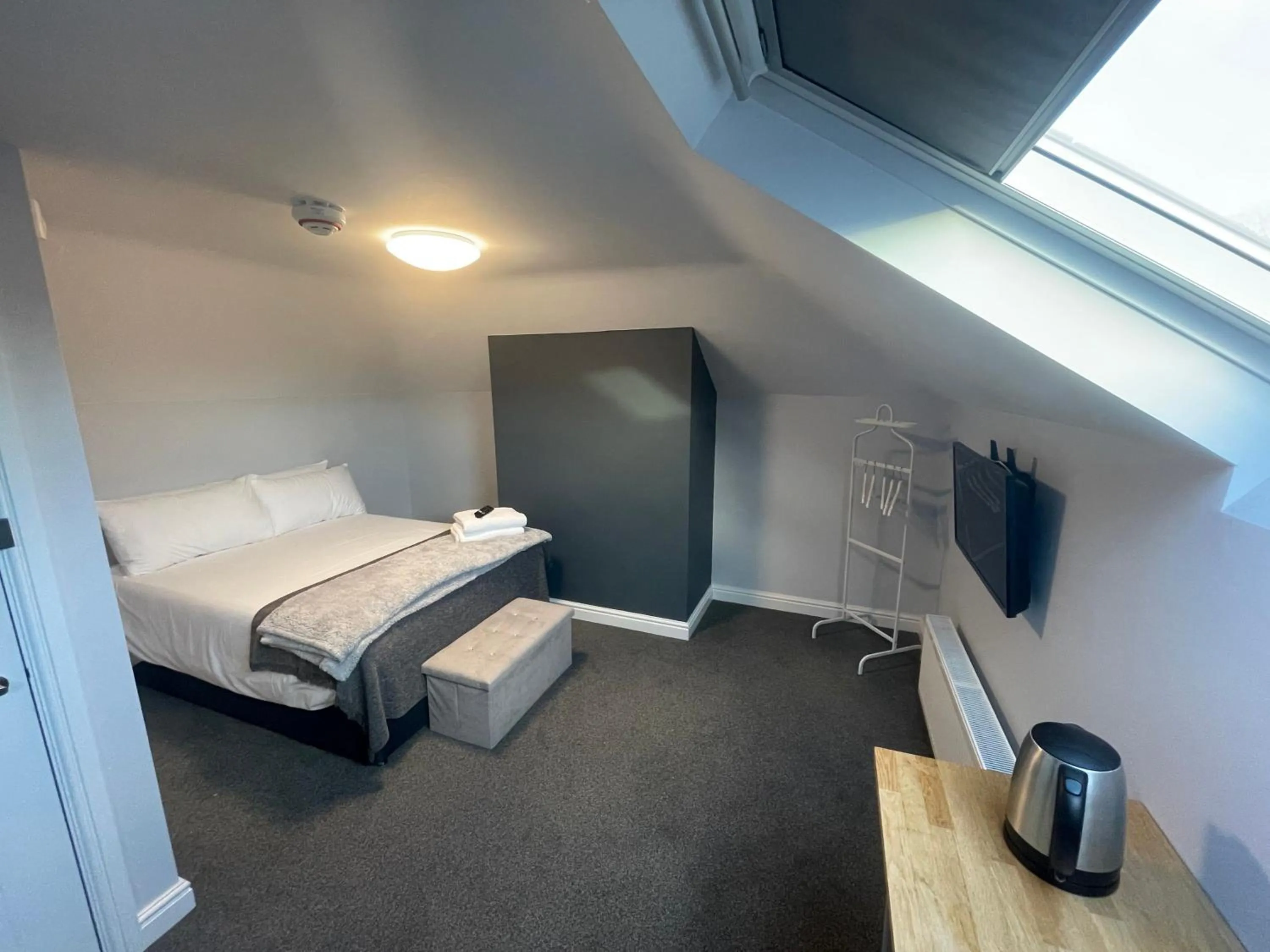 Bed in Arlan House, Central Basingstoke Hotel