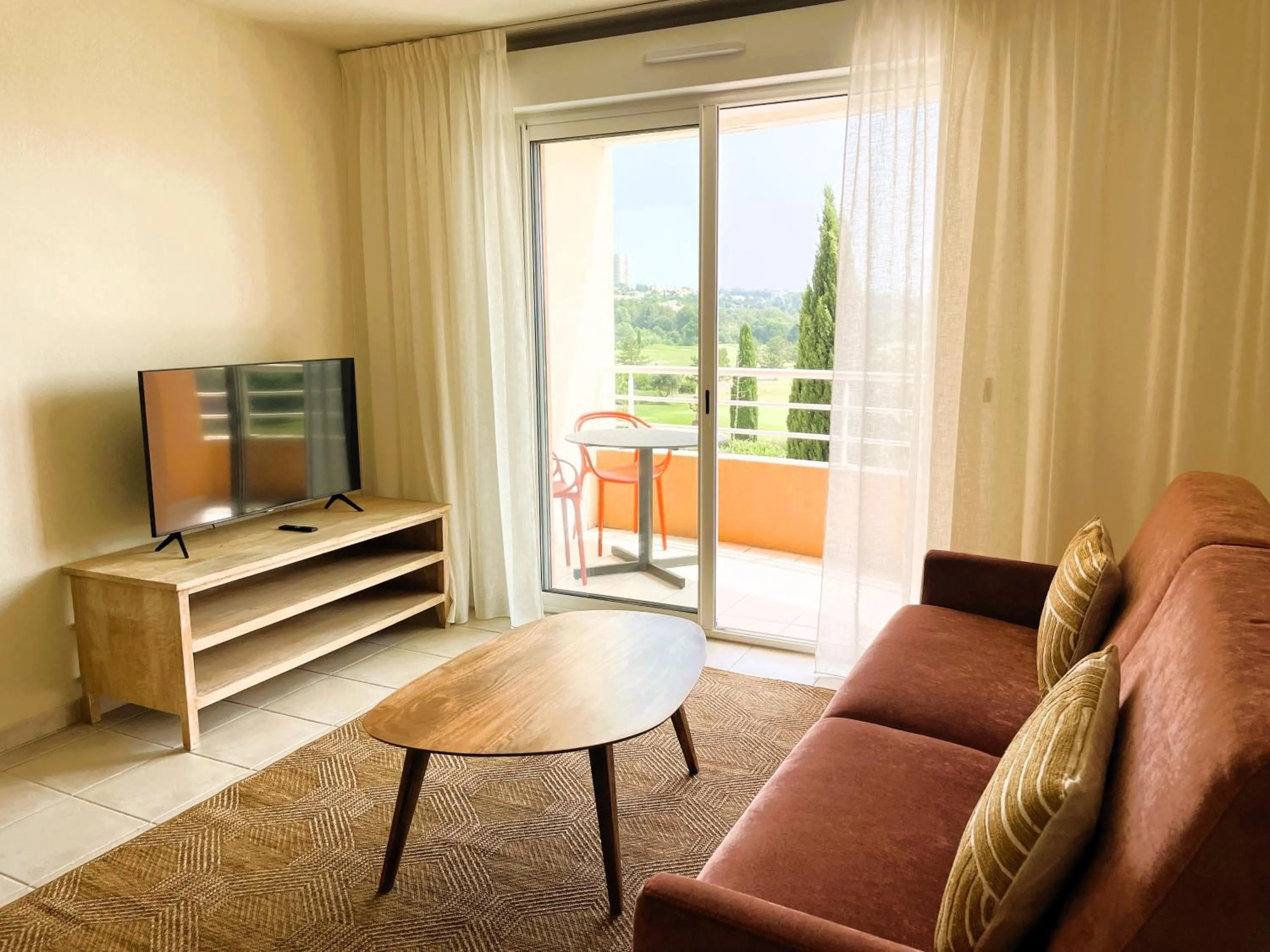 TV and multimedia in Hôtel Golf Fontcaude