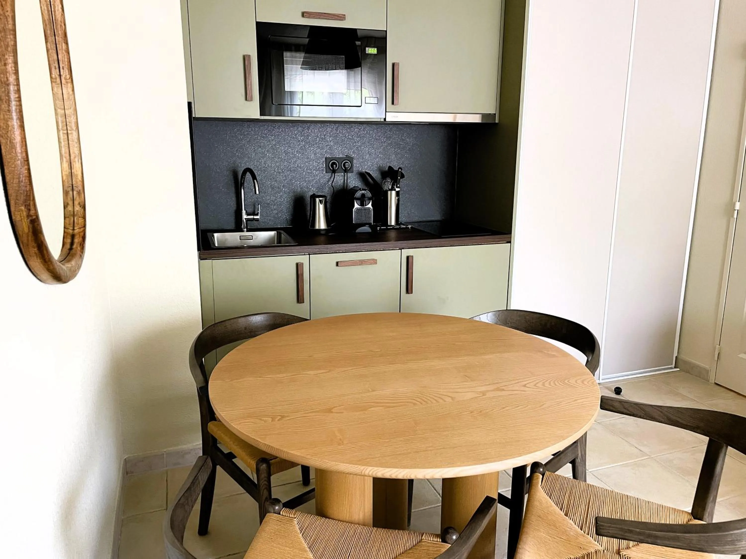 Kitchen or kitchenette in Hôtel Golf Fontcaude