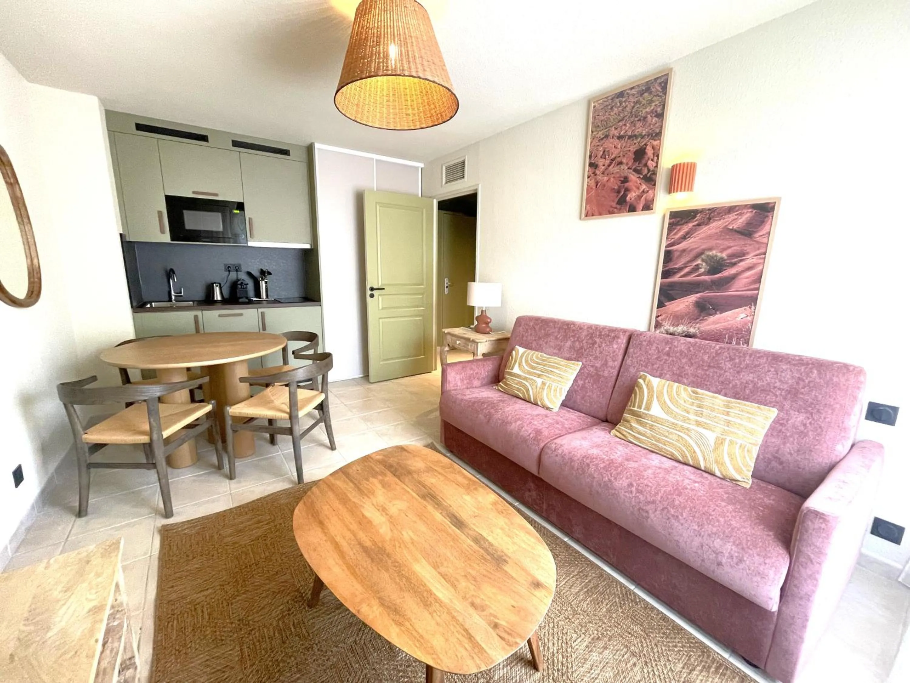 Kitchen or kitchenette in Hôtel Golf Fontcaude