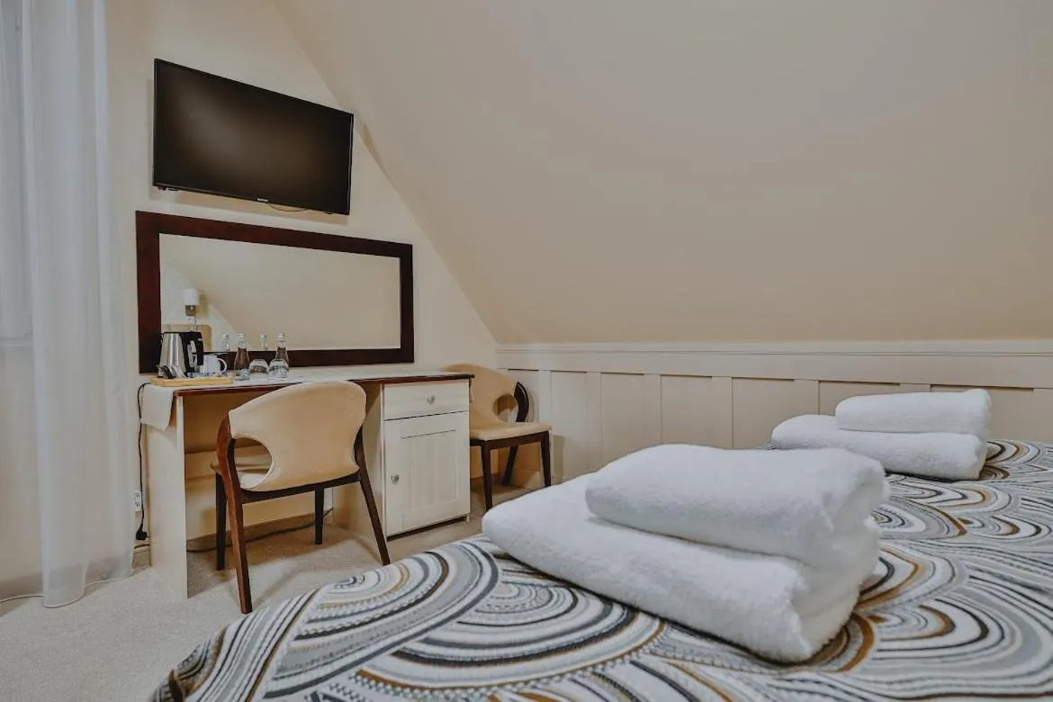 Bed in Willa & DOM-BLACH