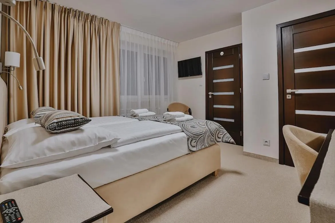 Bed in Willa & DOM-BLACH