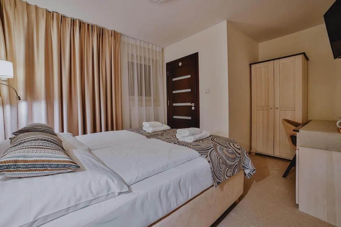 Bed in Willa & DOM-BLACH