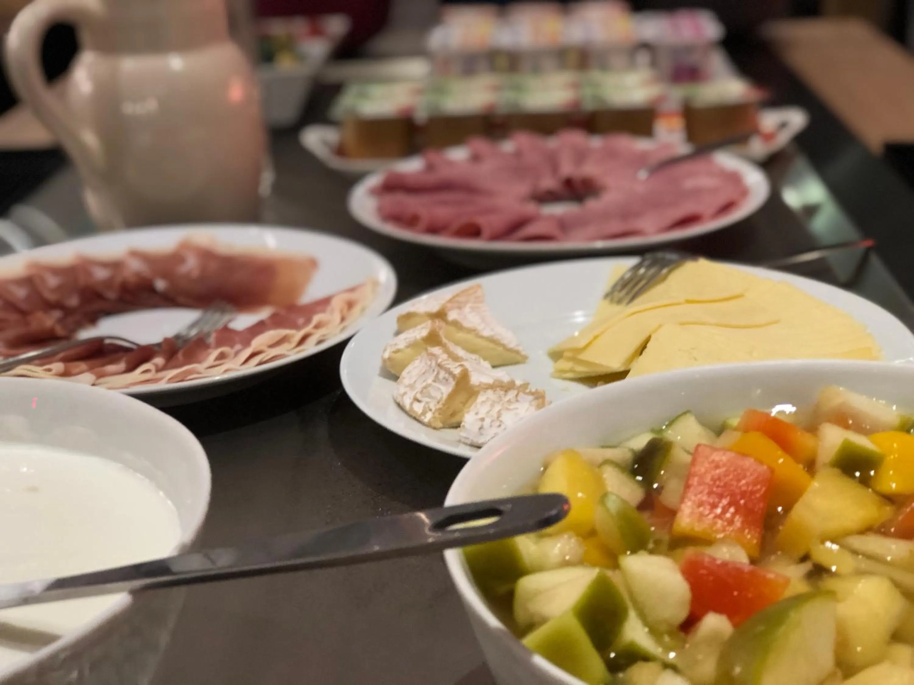 Food and drinks in Kyriad Limoges Centre Gare - Atrium